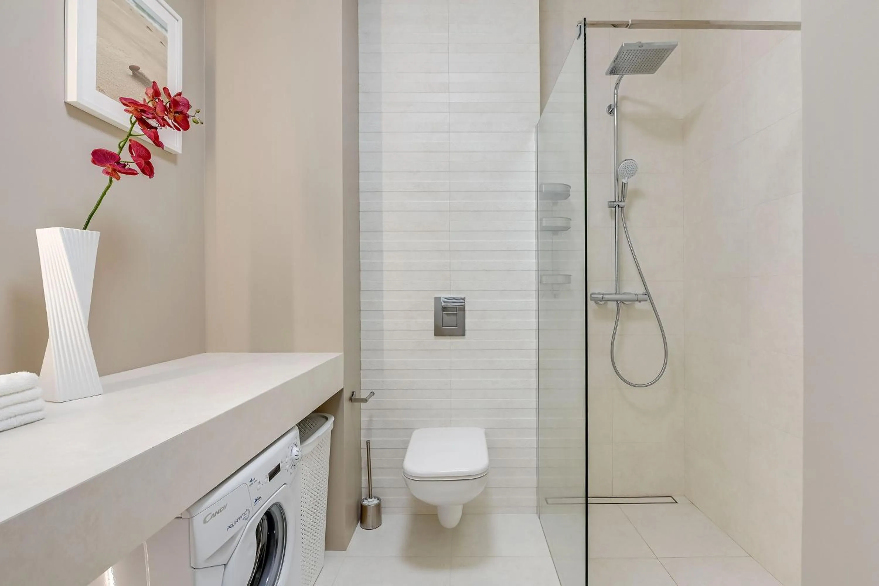 Shower in City Break Gdańsk Rajska 8 Apartamenty