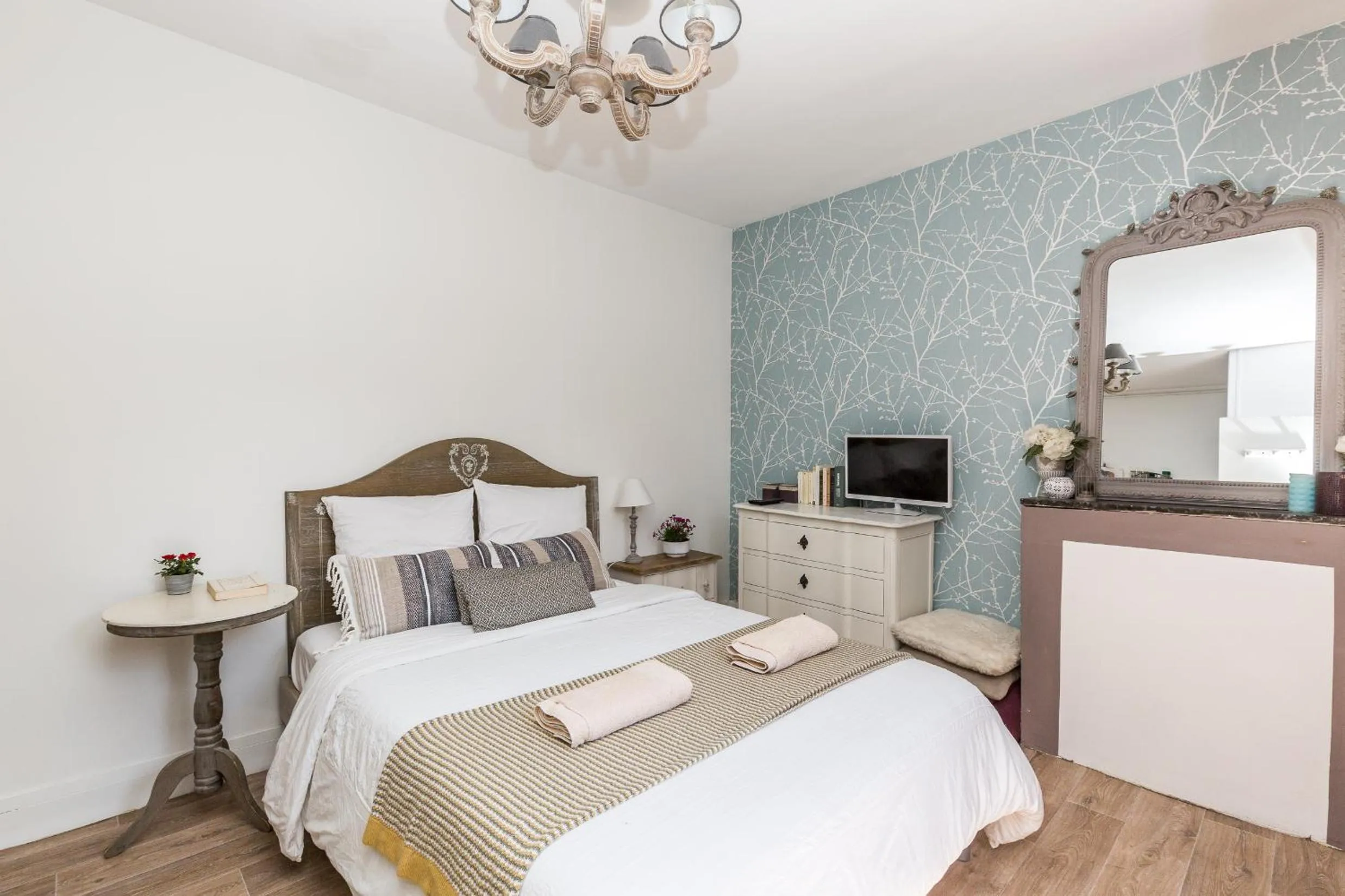 Bed in TinyHouse Inn Saint-Germain-des-Près