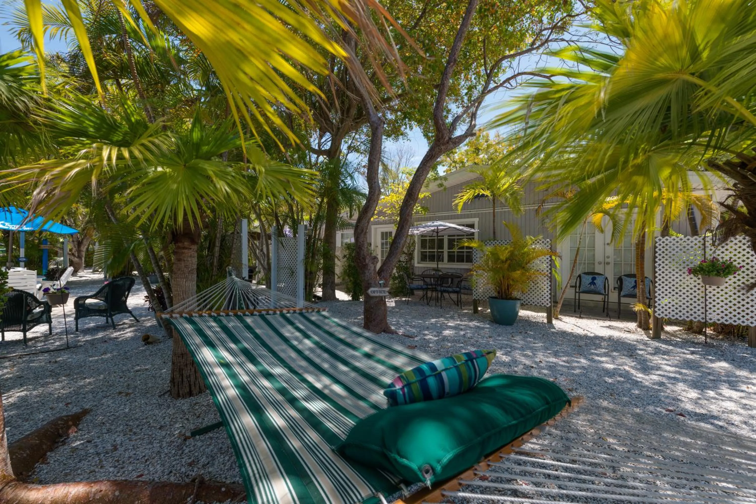 Tarpon Tale Inn