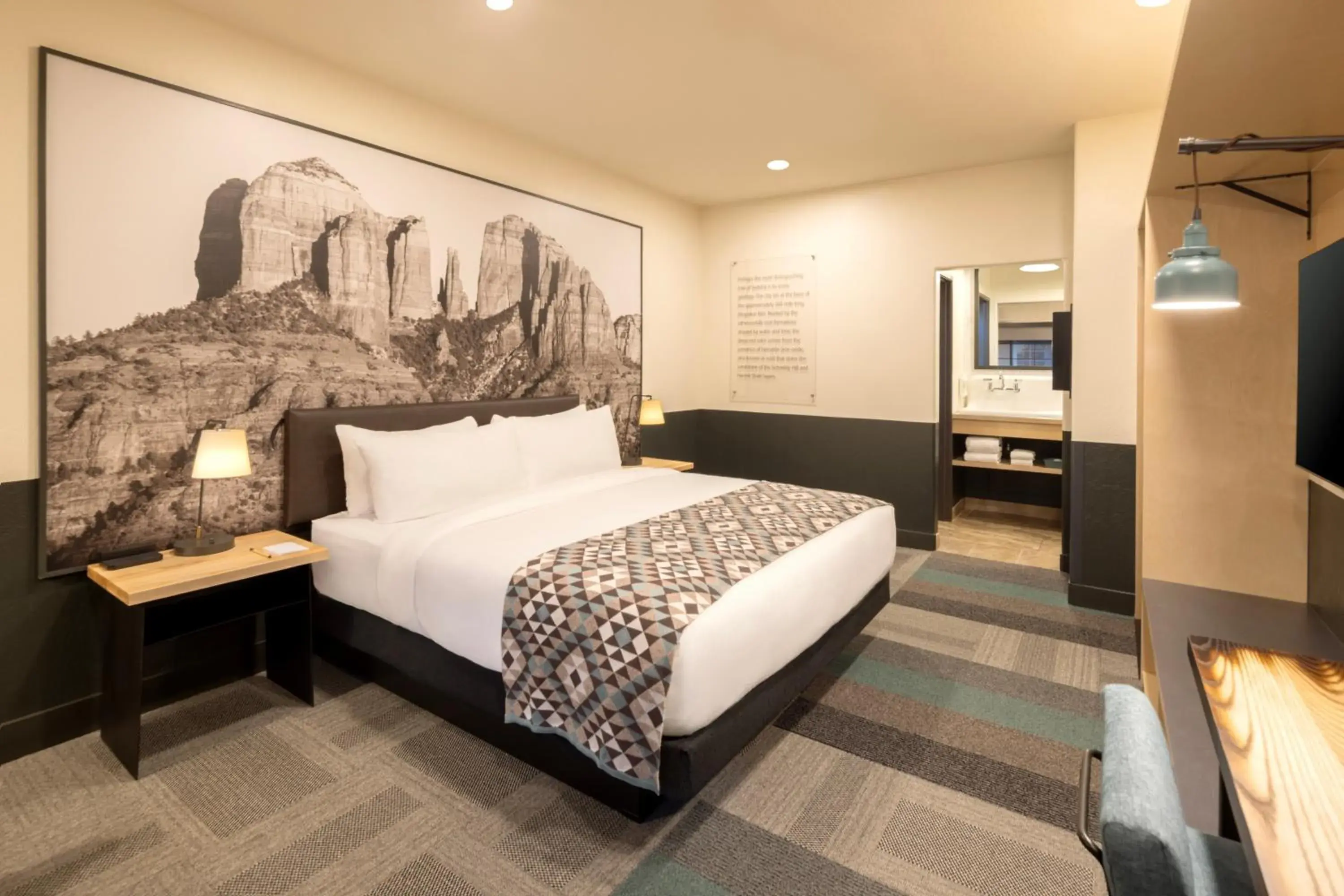 Bed in Sedona Real Inn & Suites Bed in Sedona Real Inn & Suites