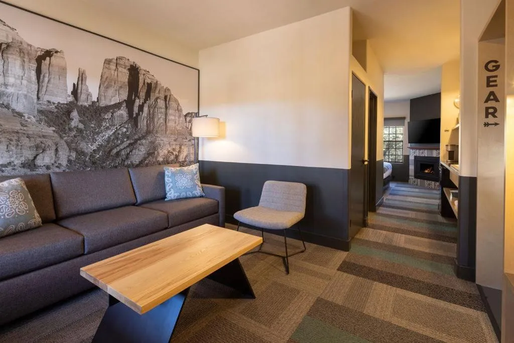 TV and multimedia in Sedona Real Inn & Suites