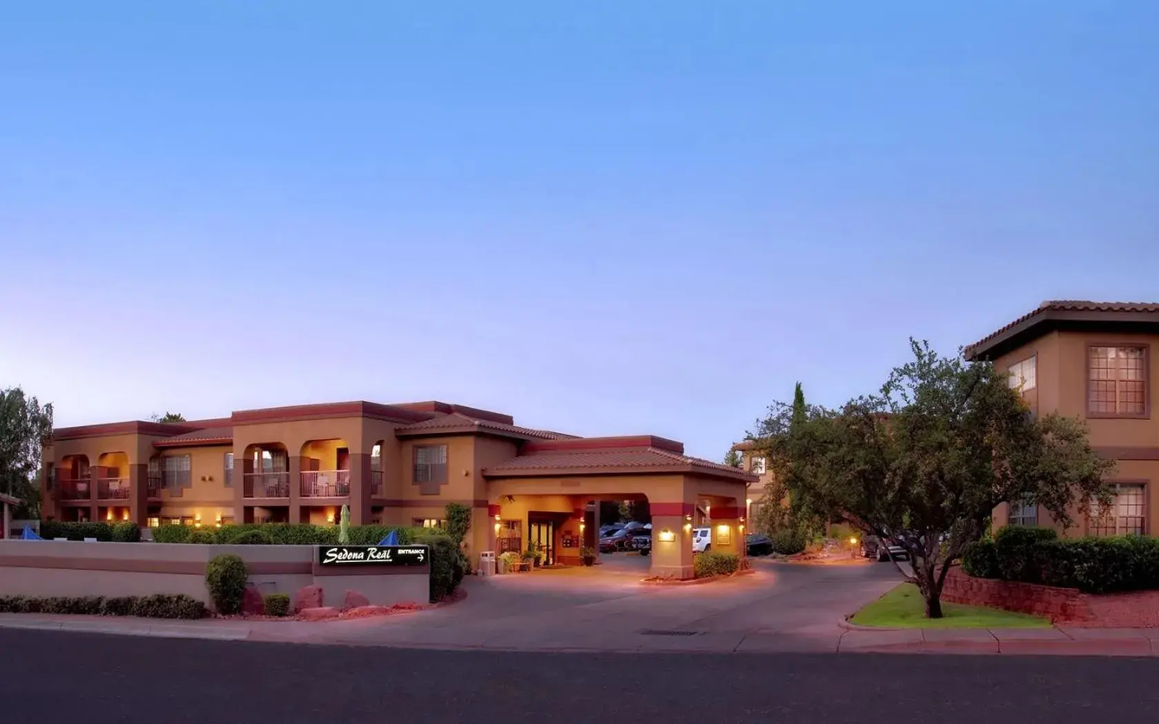 Property building in Sedona Real Inn & Suites Property building in Sedona Real Inn & Suites