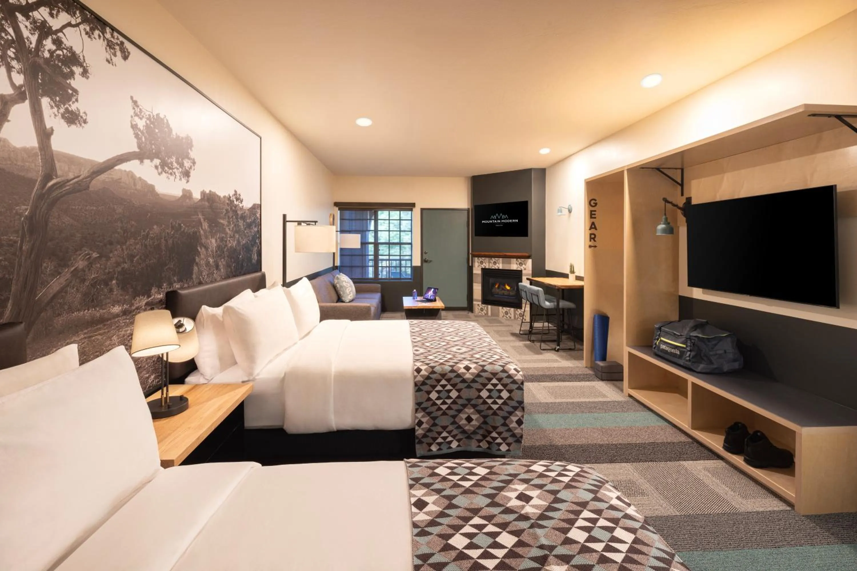 Patio, Bed in Mountain Modern Resort Sedona