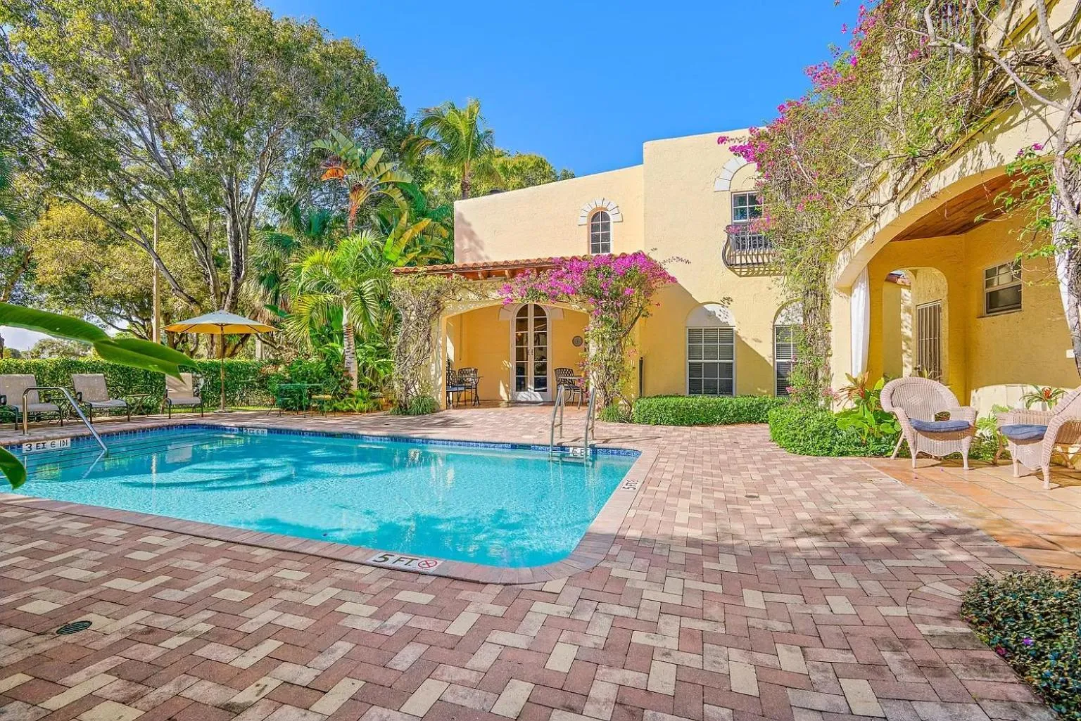 Swimming pool in Grandview Gardens