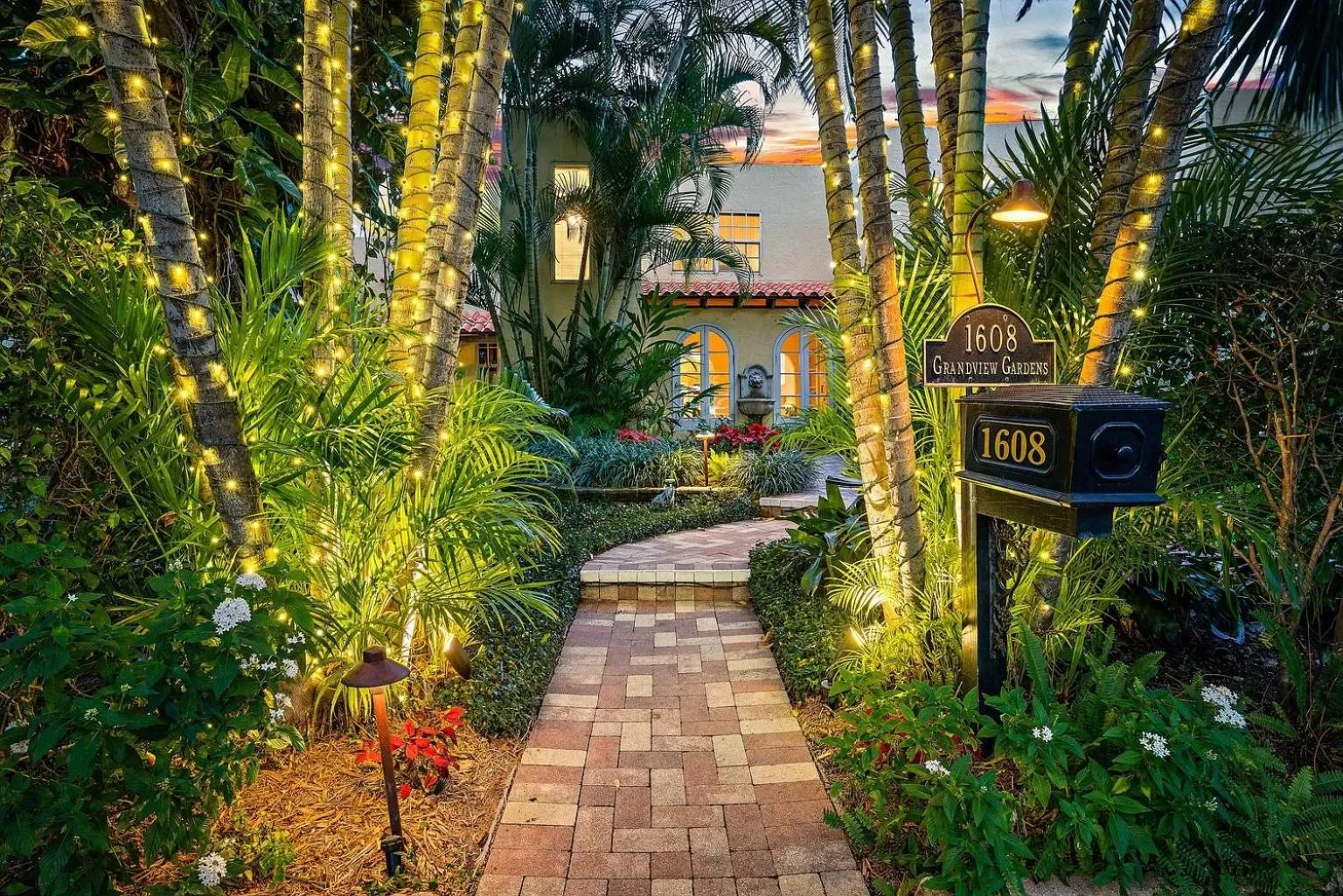 Facade/entrance in Grandview Gardens