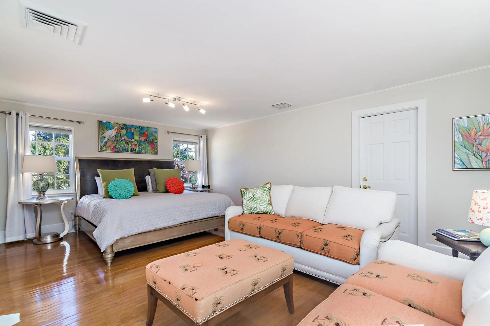 Bedroom in Grandview Gardens