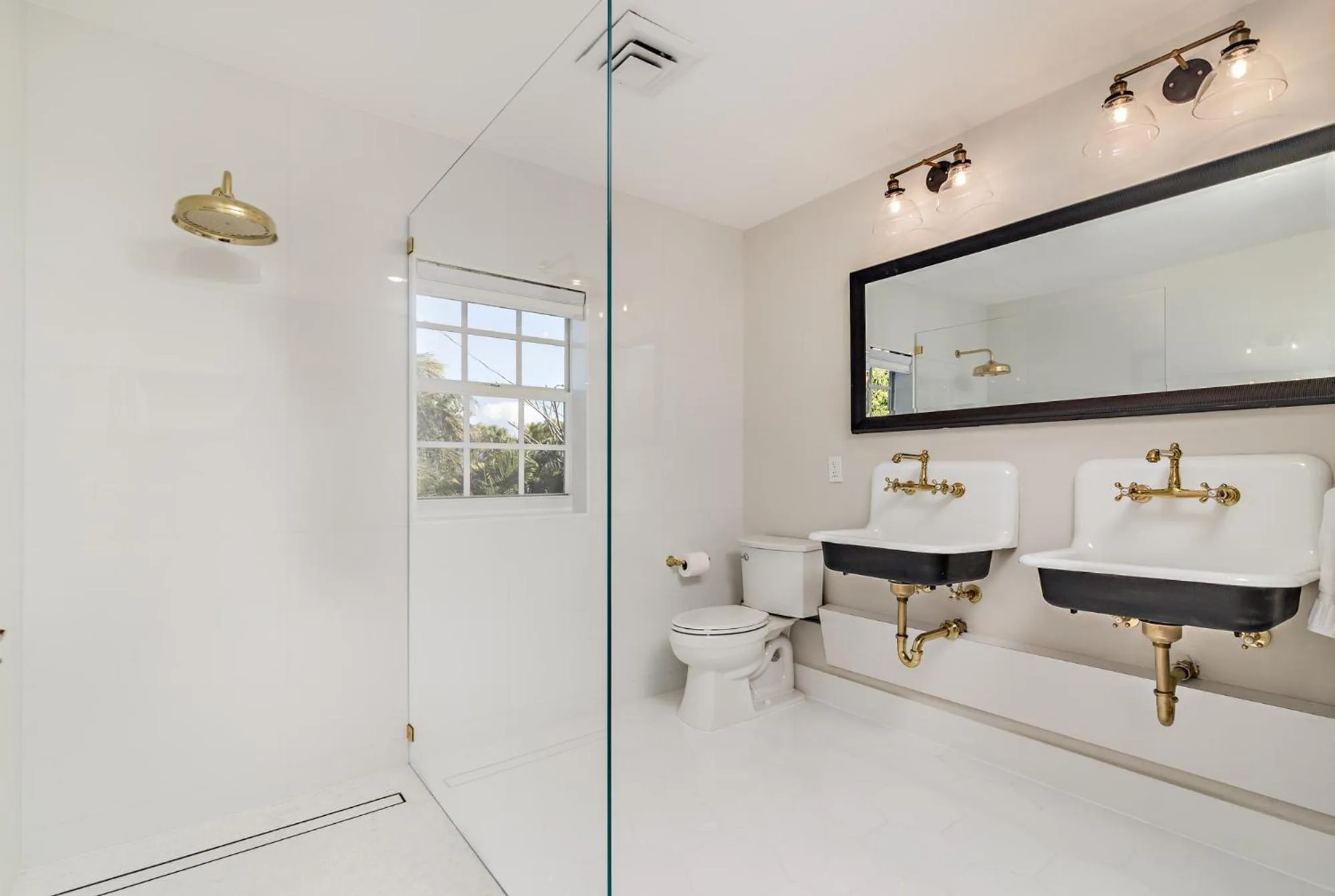 Bathroom in Grandview Gardens