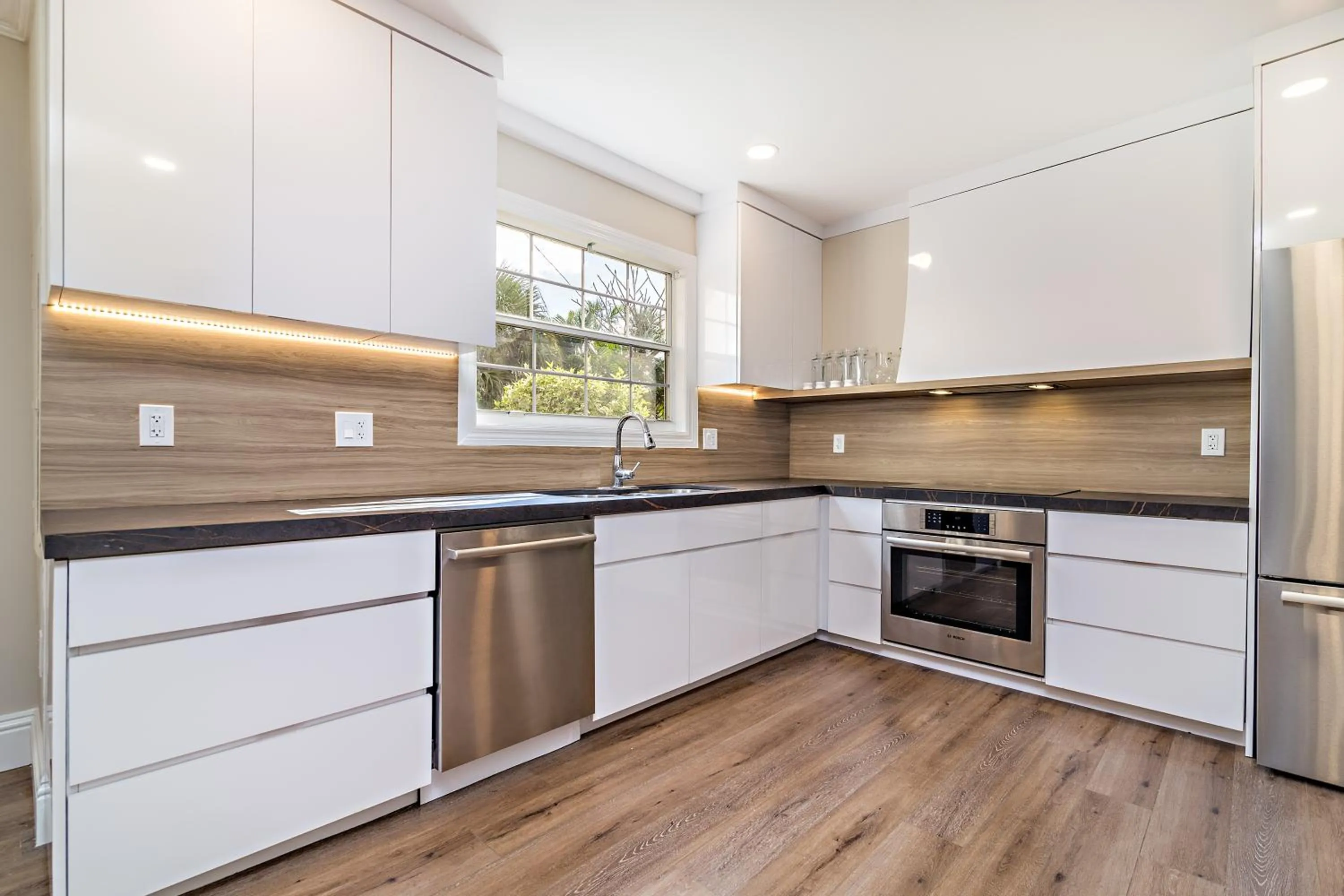 Kitchen or kitchenette in Grandview Gardens