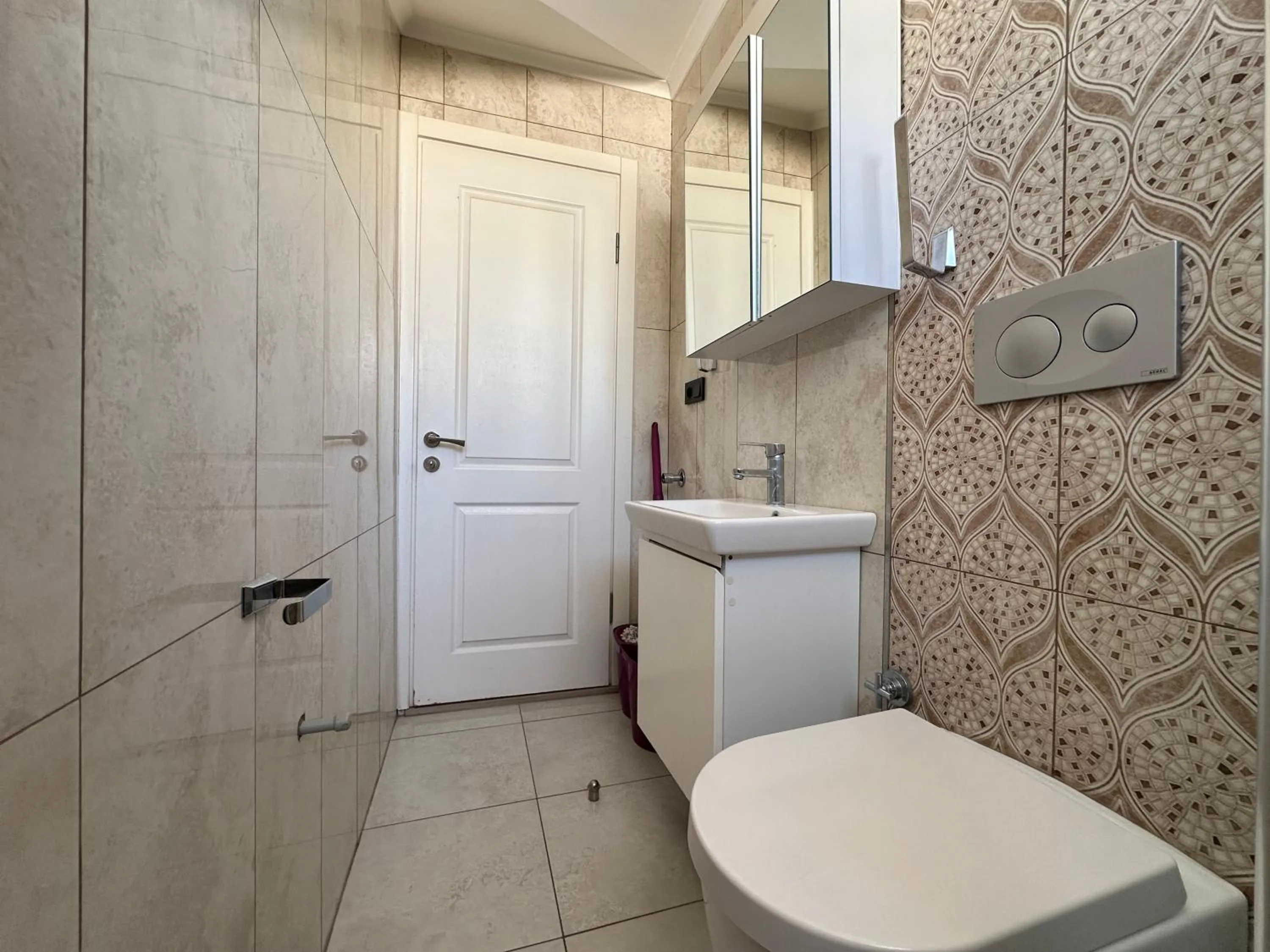 Toilet in X SUITE APART