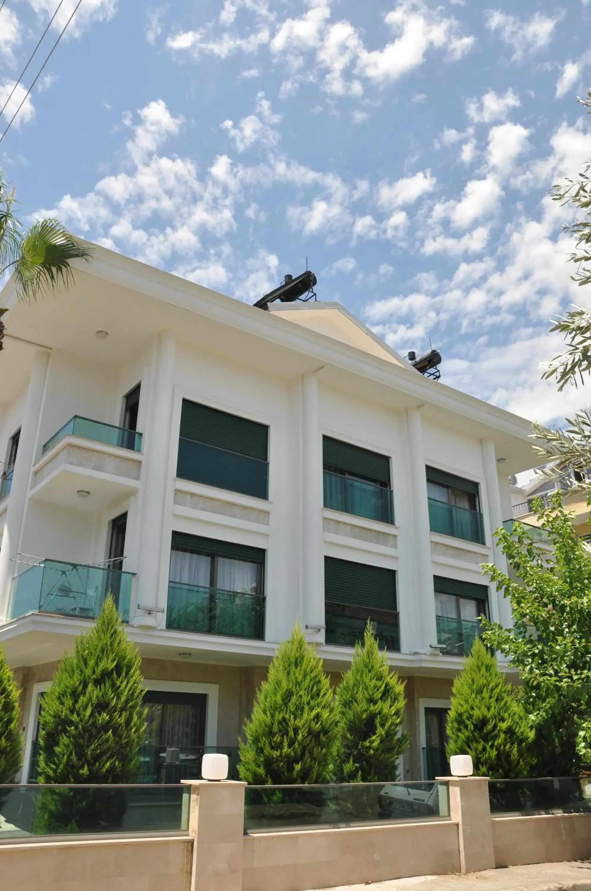 X SUITE APART X SUITE APART