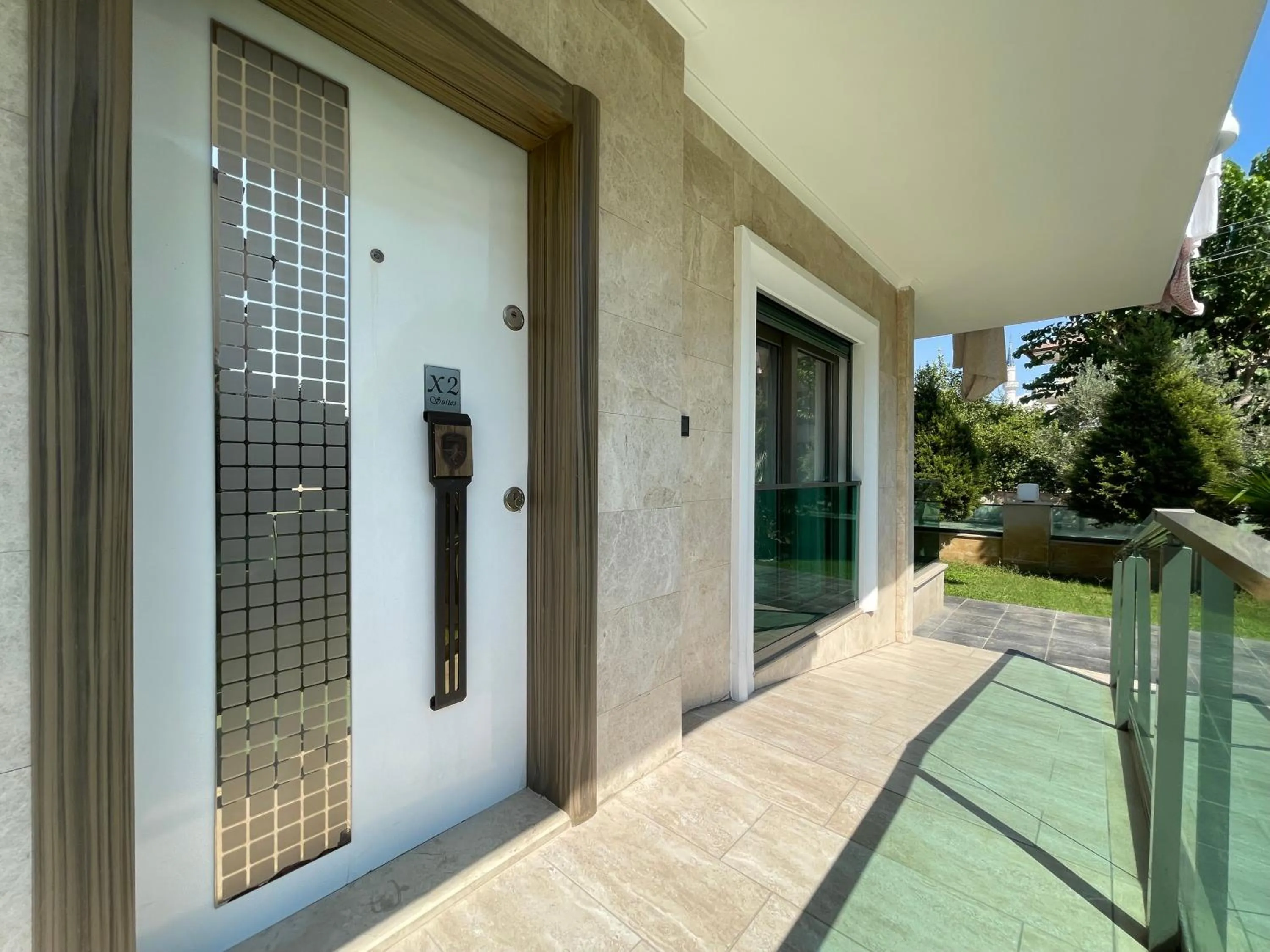 Day in X SUITE APART