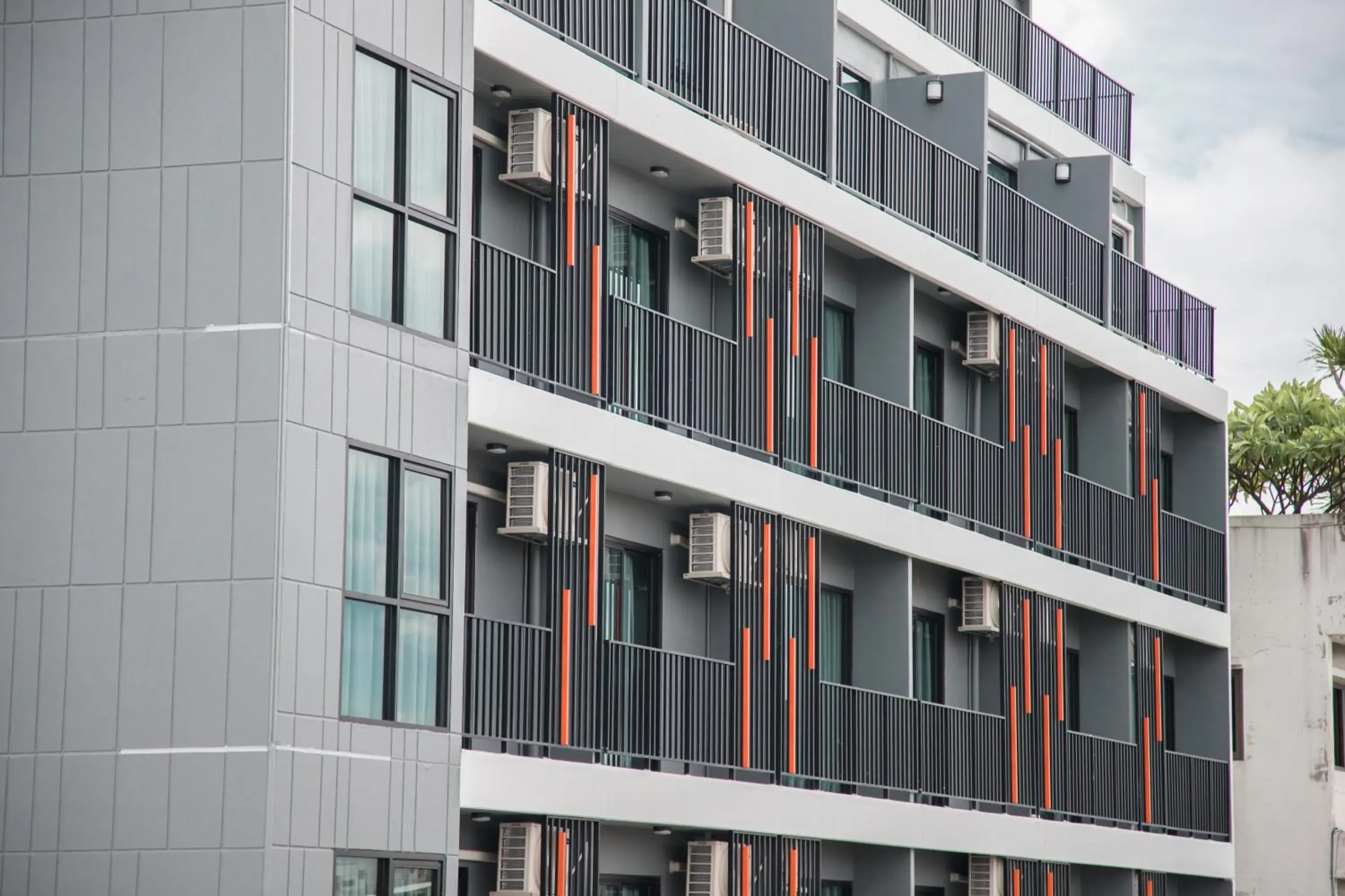 Property building in Hallton Hotel Bangkok Property building in Hallton Hotel Bangkok