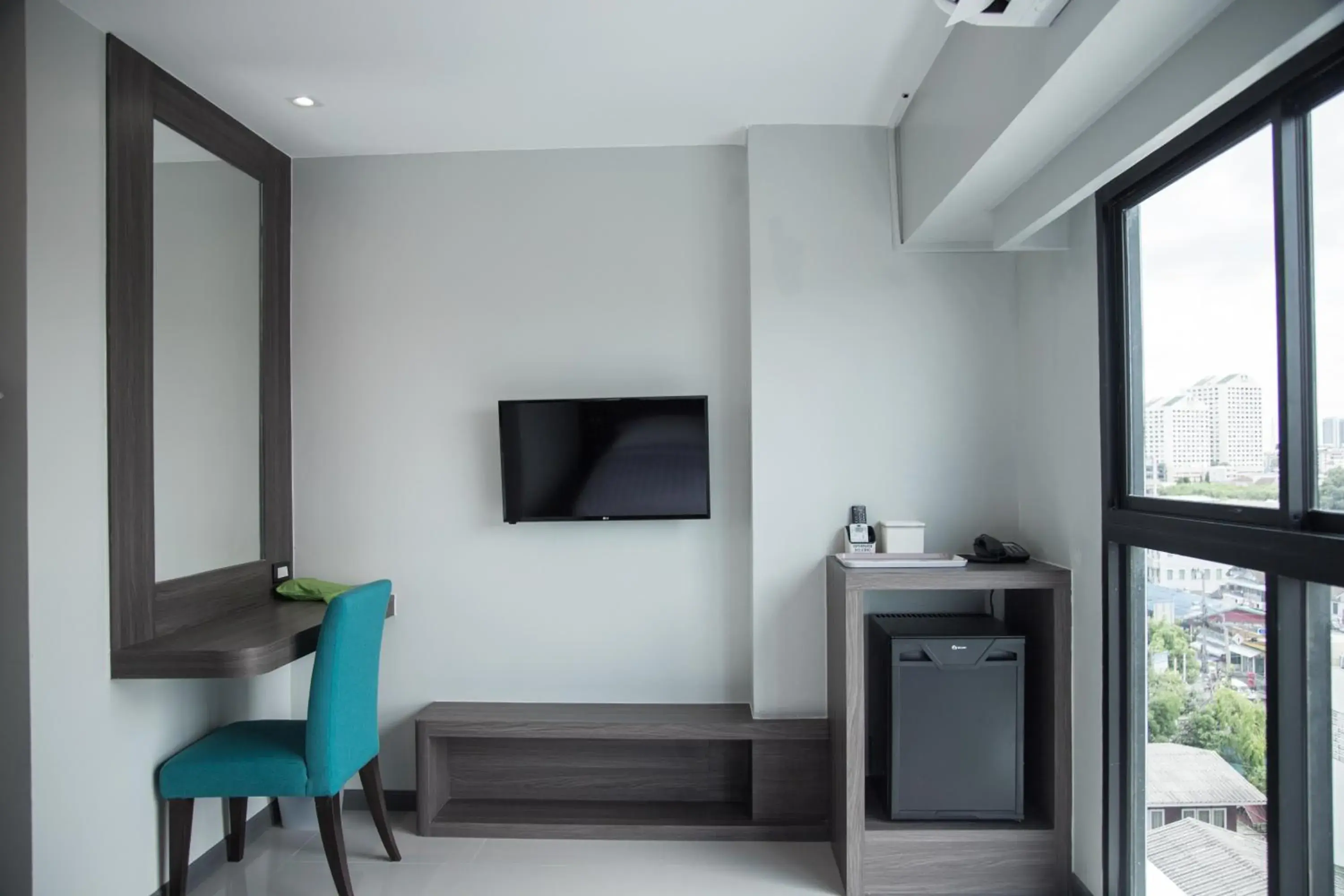 Photo of the whole room in Hallton Hotel Bangkok Photo of the whole room in Hallton Hotel Bangkok