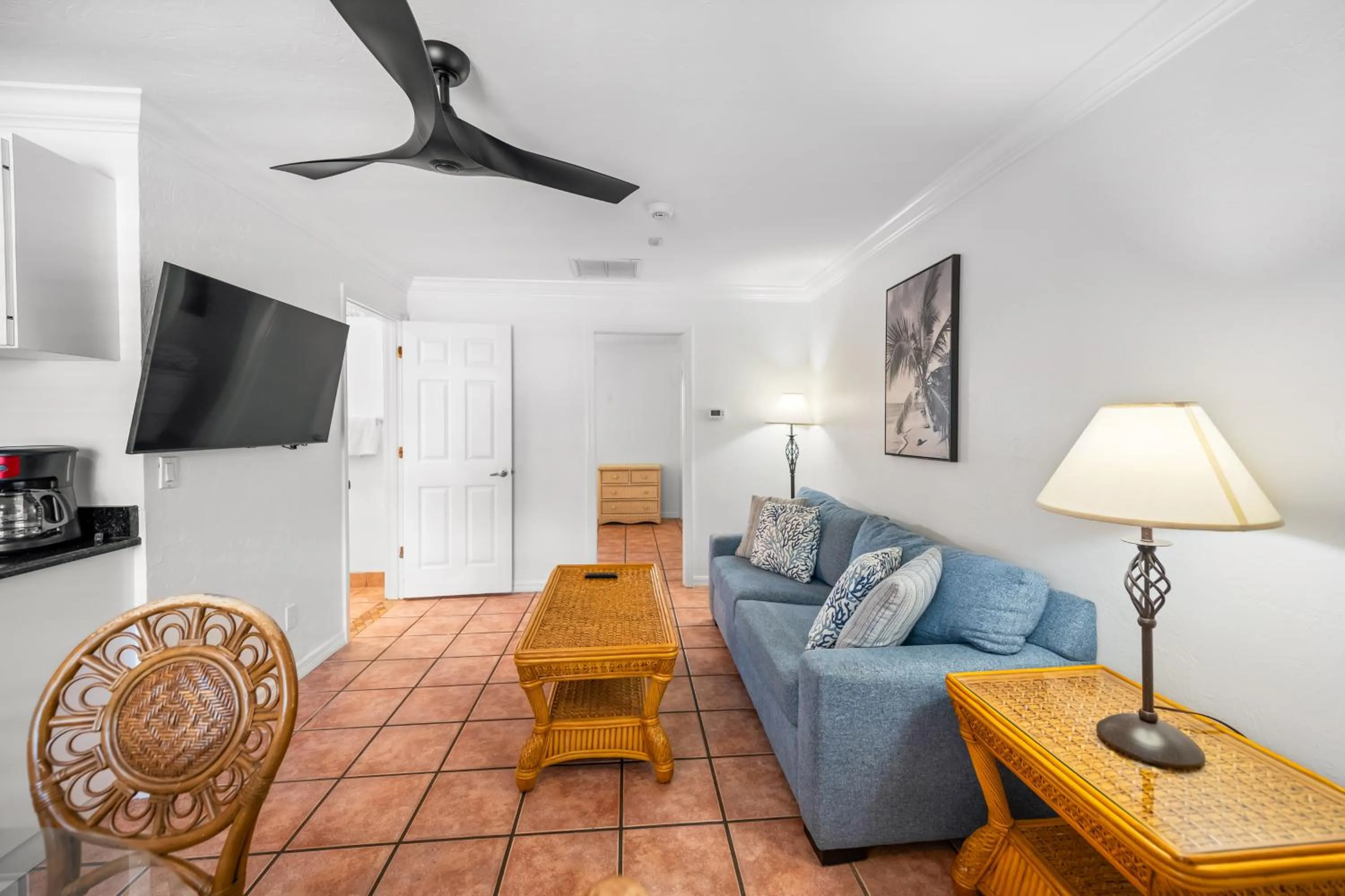 Living room in Tropic Isle At Anna Maria Island Inn
