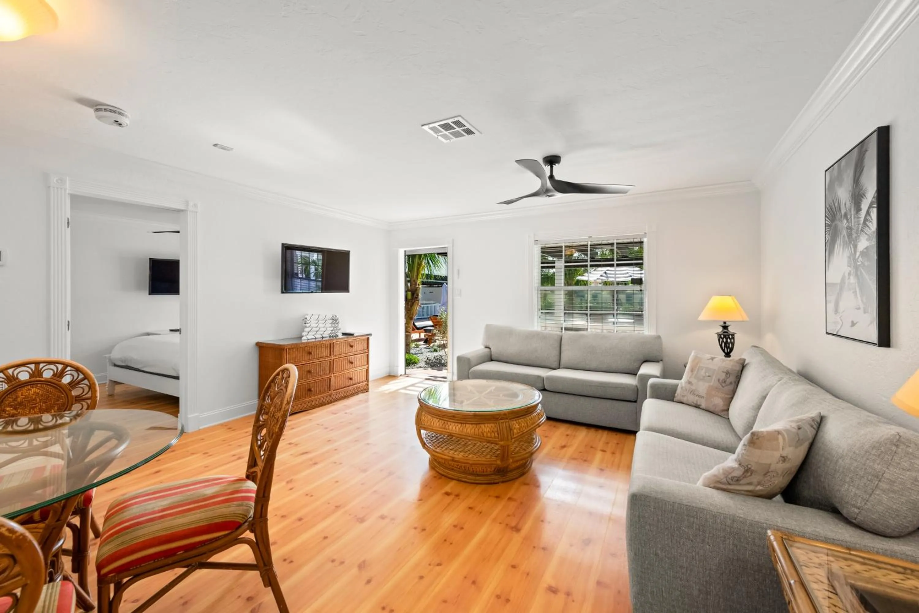 Living room in Tropic Isle At Anna Maria Island Inn