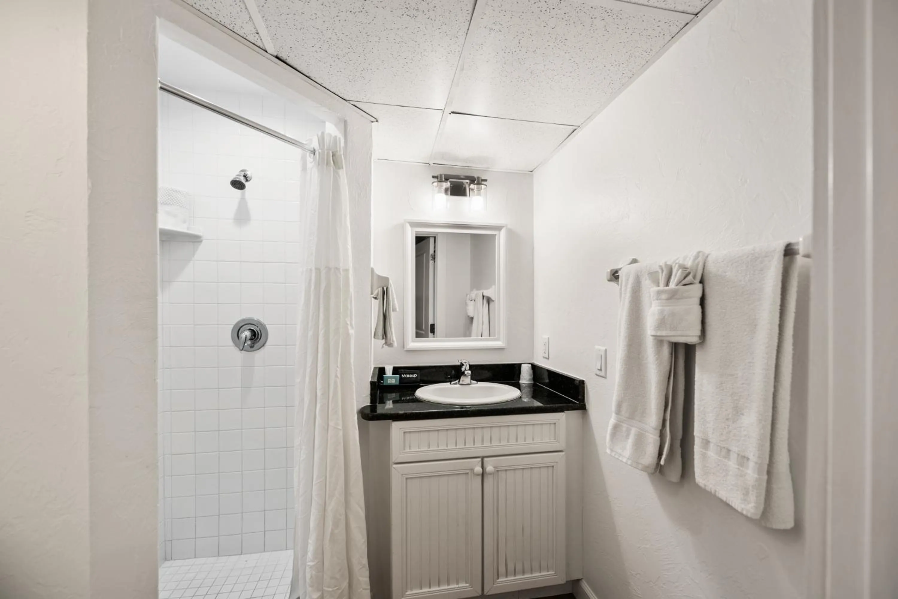 Bathroom in Tropic Isle At Anna Maria Island Inn