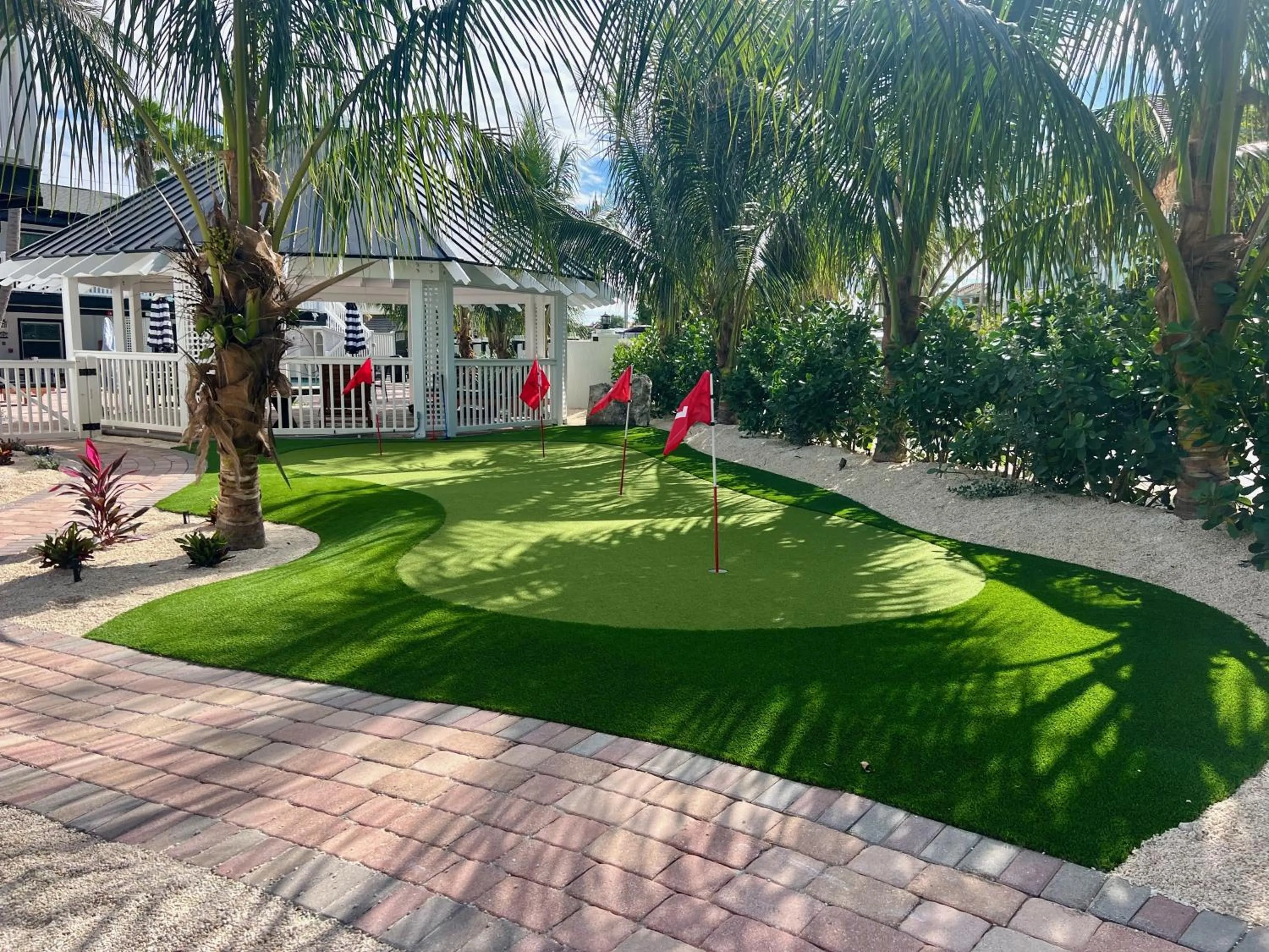 Minigolf in Tropic Isle At Anna Maria Island Inn