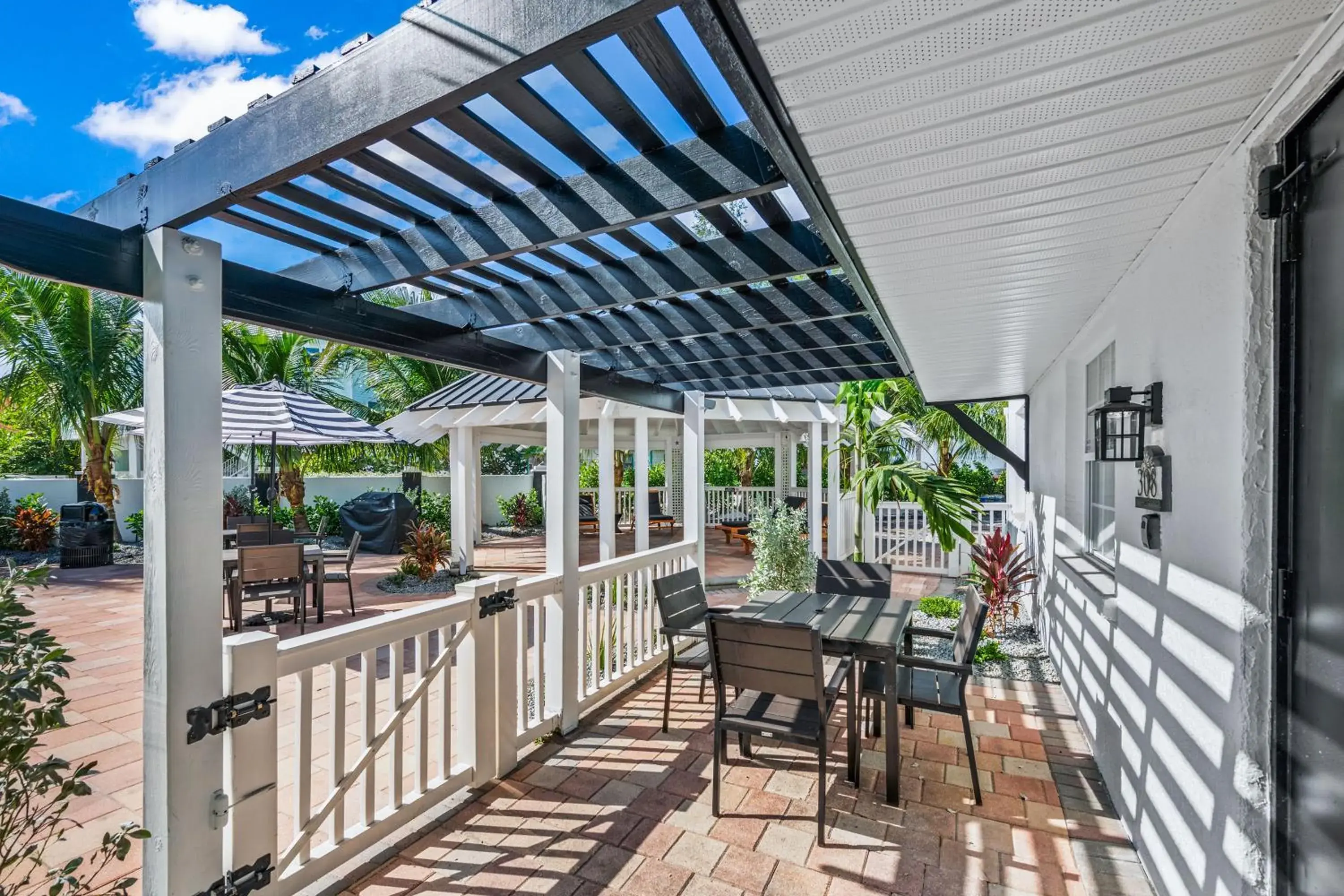 Resort View King Room with Terrace in Tropic Isle At Anna Maria Island Inn Resort View King Room with Terrace in Tropic Isle At Anna Maria Island Inn