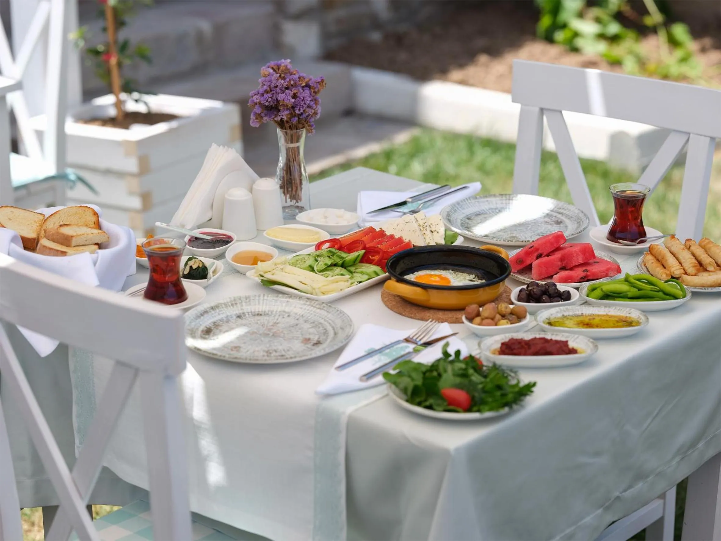 Breakfast in Bi Salkım Bozcaada Otel