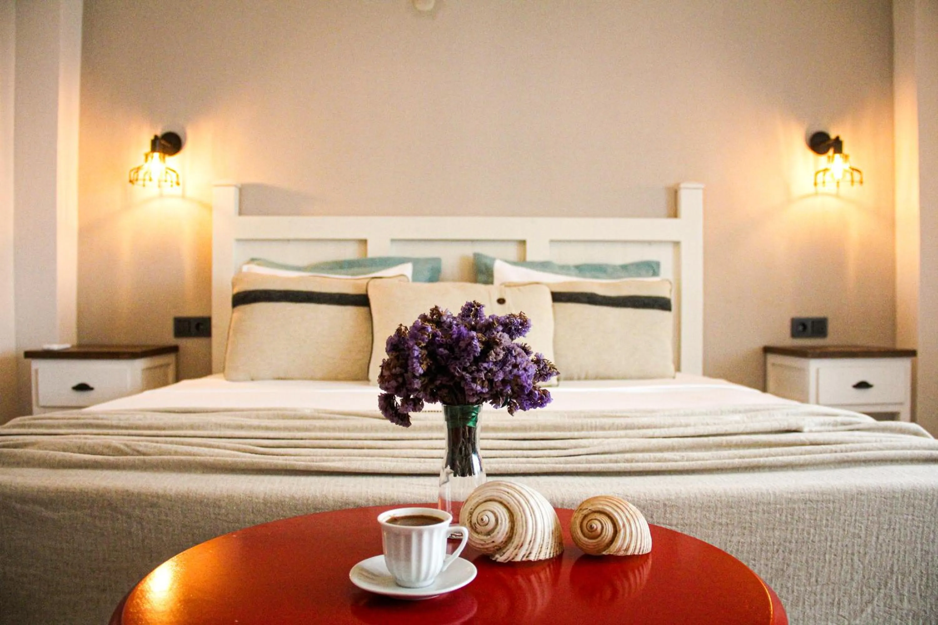 Bedroom, Bed in Bi Salkım Bozcaada Otel