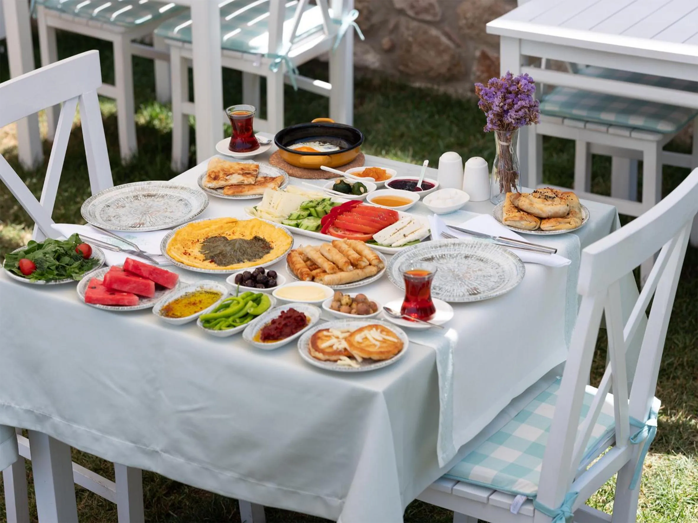 Breakfast in Bi Salkım Bozcaada Otel