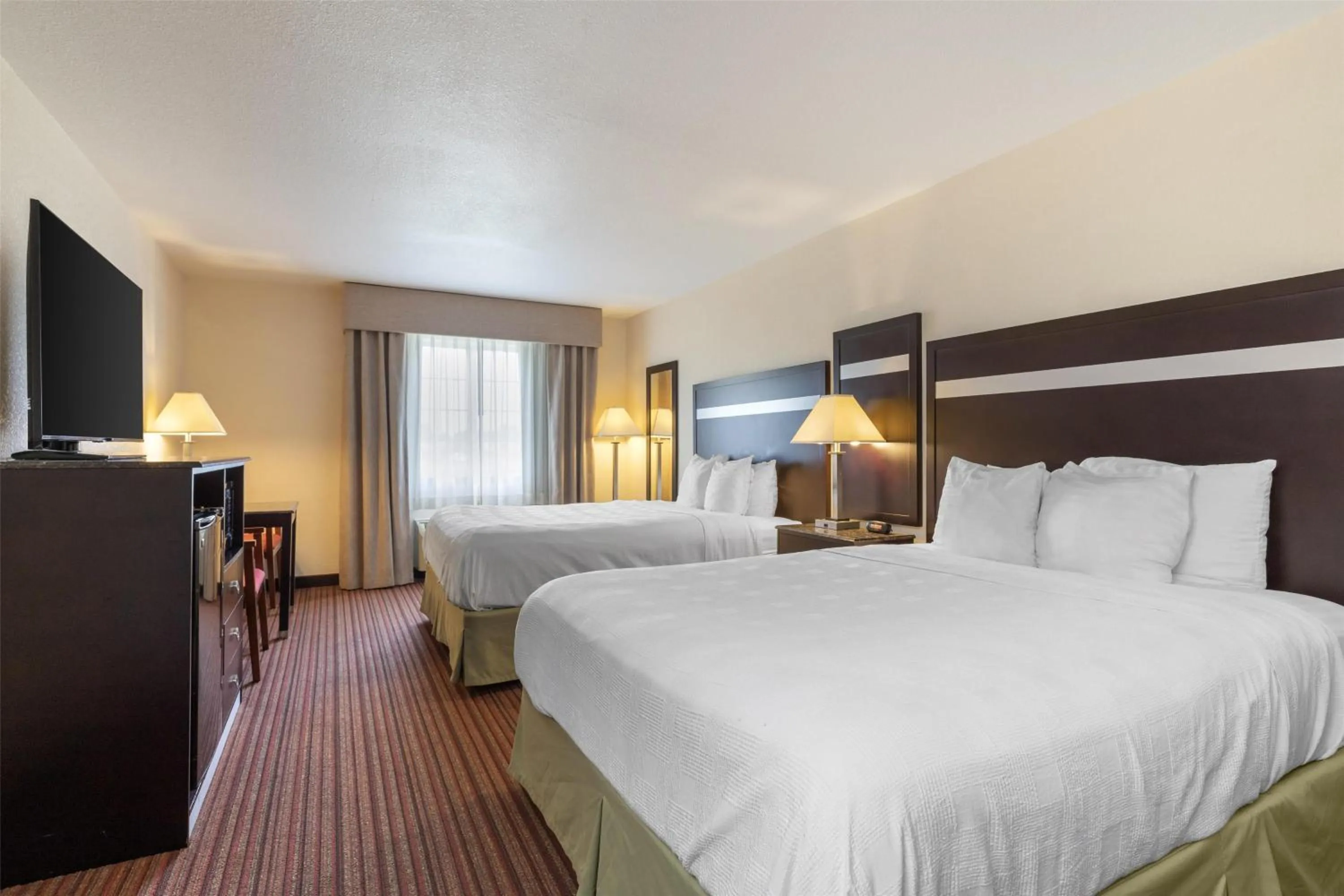 Bedroom, Bed in Best Western Parsons Inn