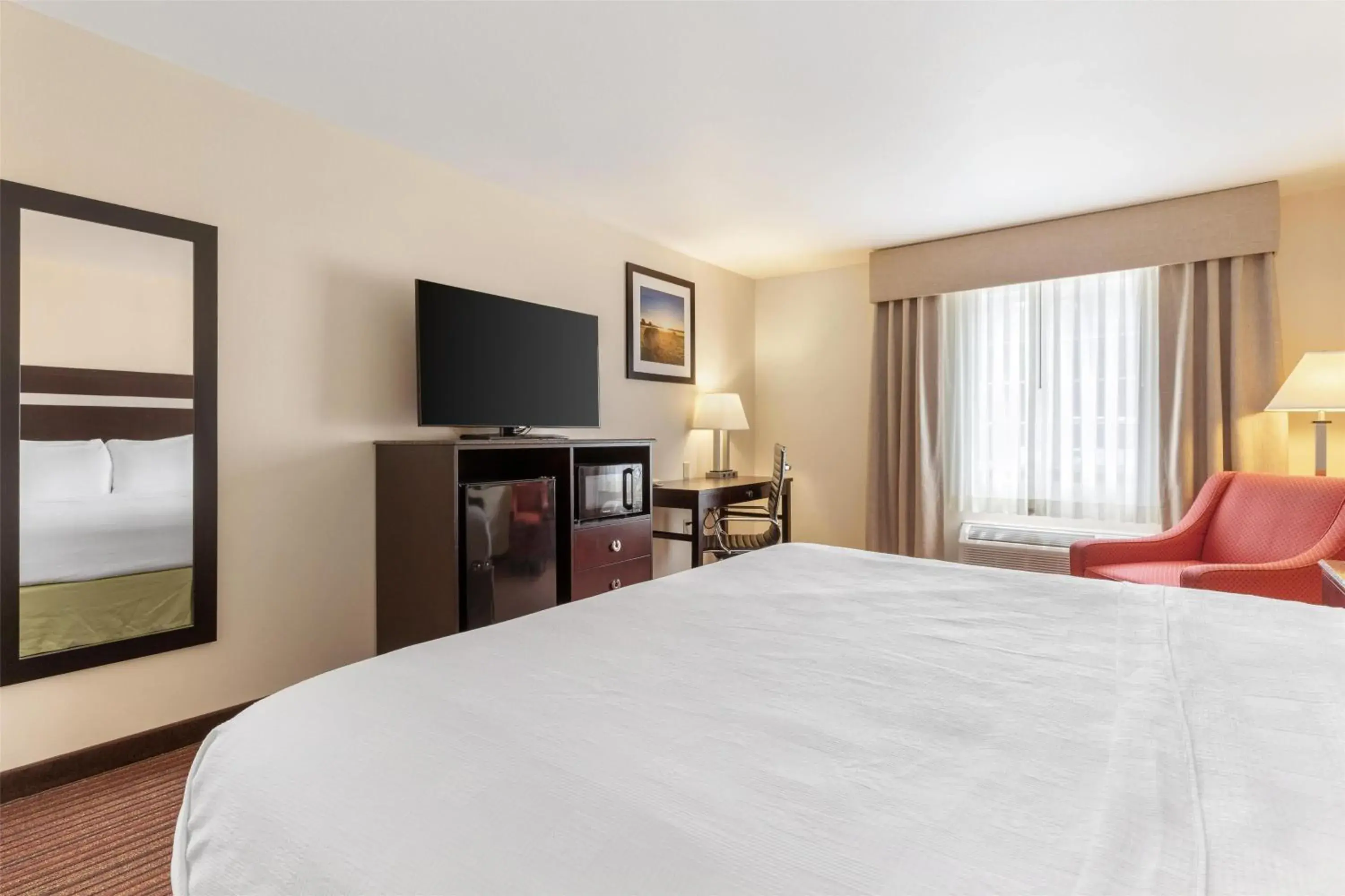 Bedroom, Bed in Best Western Parsons Inn Bedroom, Bed in Best Western Parsons Inn