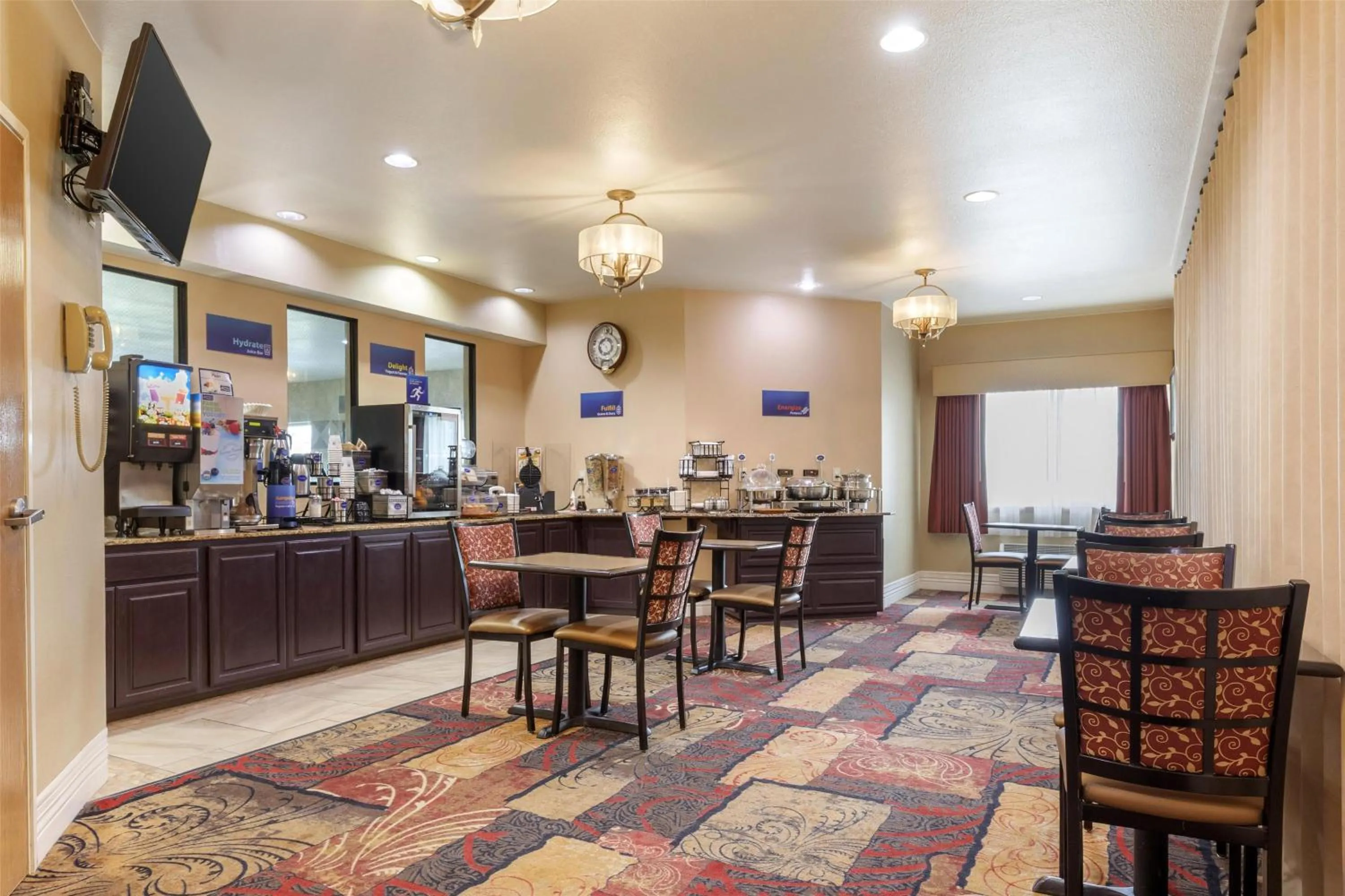 Breakfast in Best Western Parsons Inn