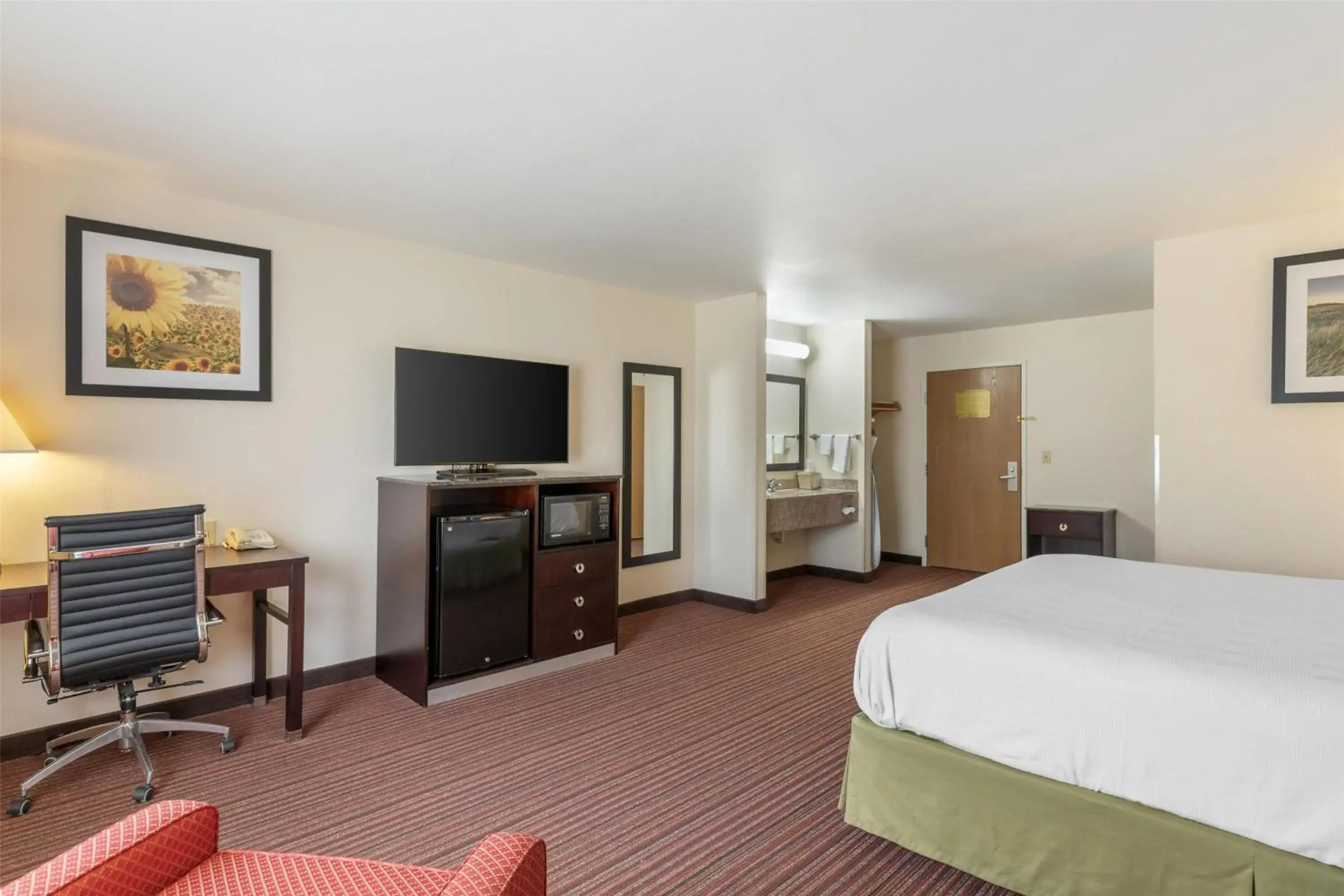 Bedroom, Bed in Best Western Parsons Inn Bedroom, Bed in Best Western Parsons Inn