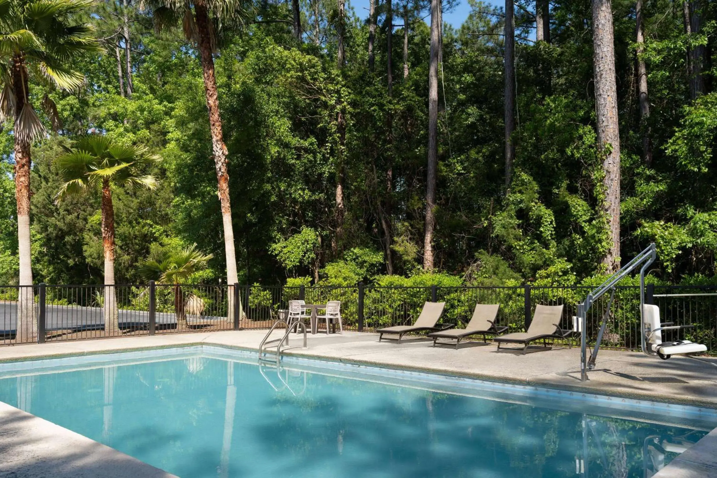 Swimming pool in Baymont by Wyndham Kingsland Swimming pool in Baymont by Wyndham Kingsland