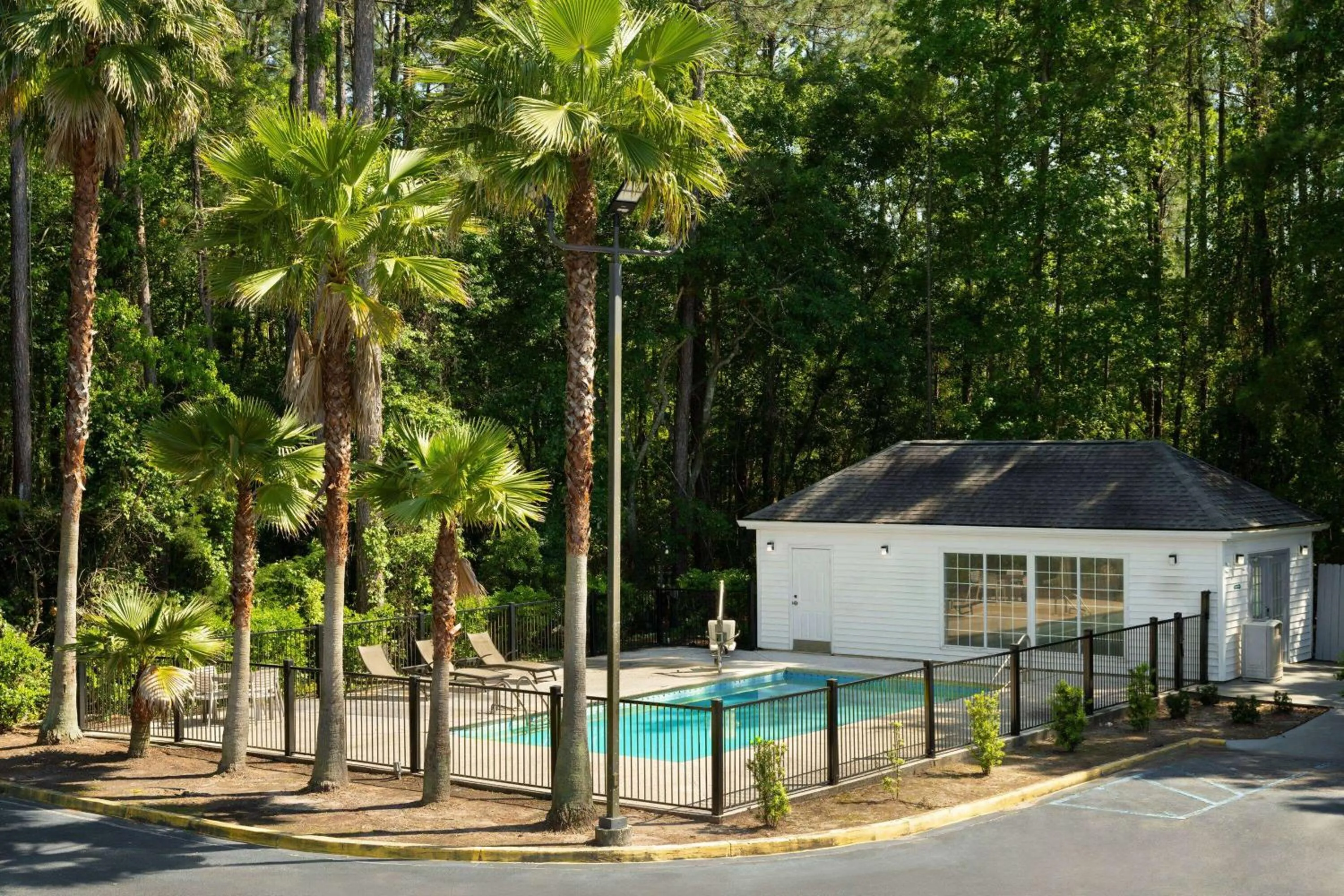 Swimming pool in Baymont by Wyndham Kingsland