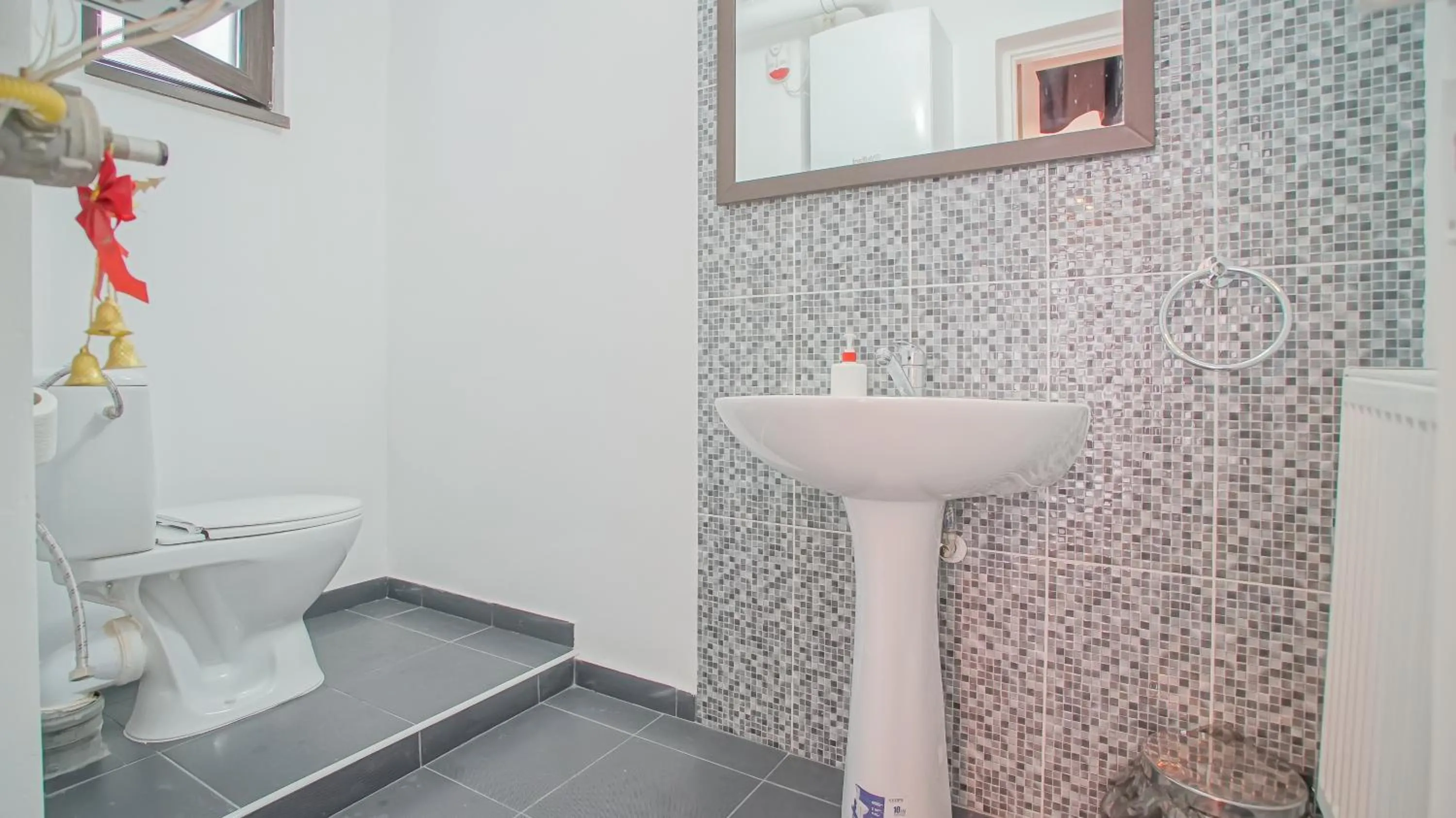 Toilet in SECRET boutique Hostel