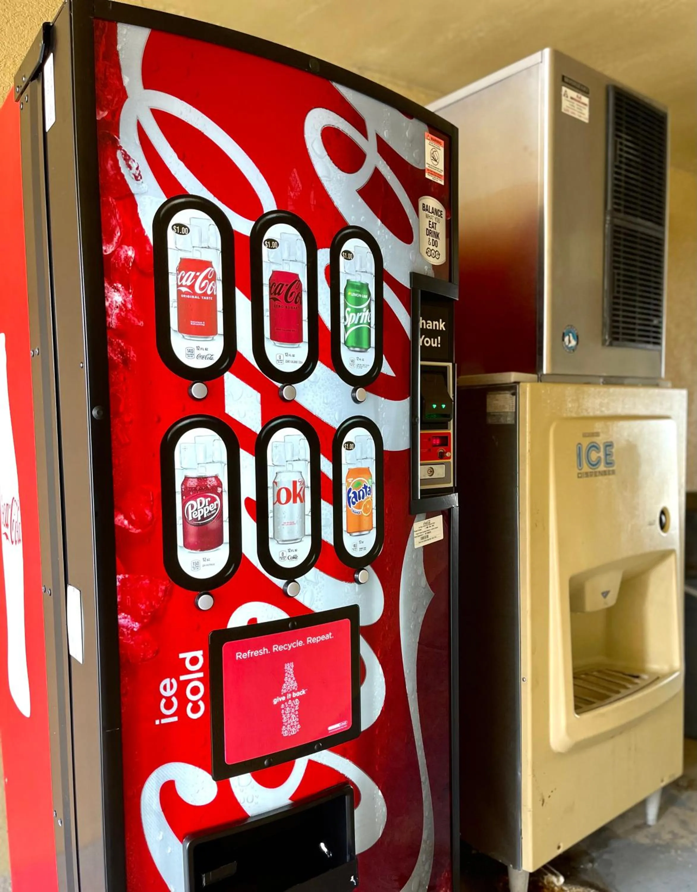 vending machine in Luxury Inn & Suites