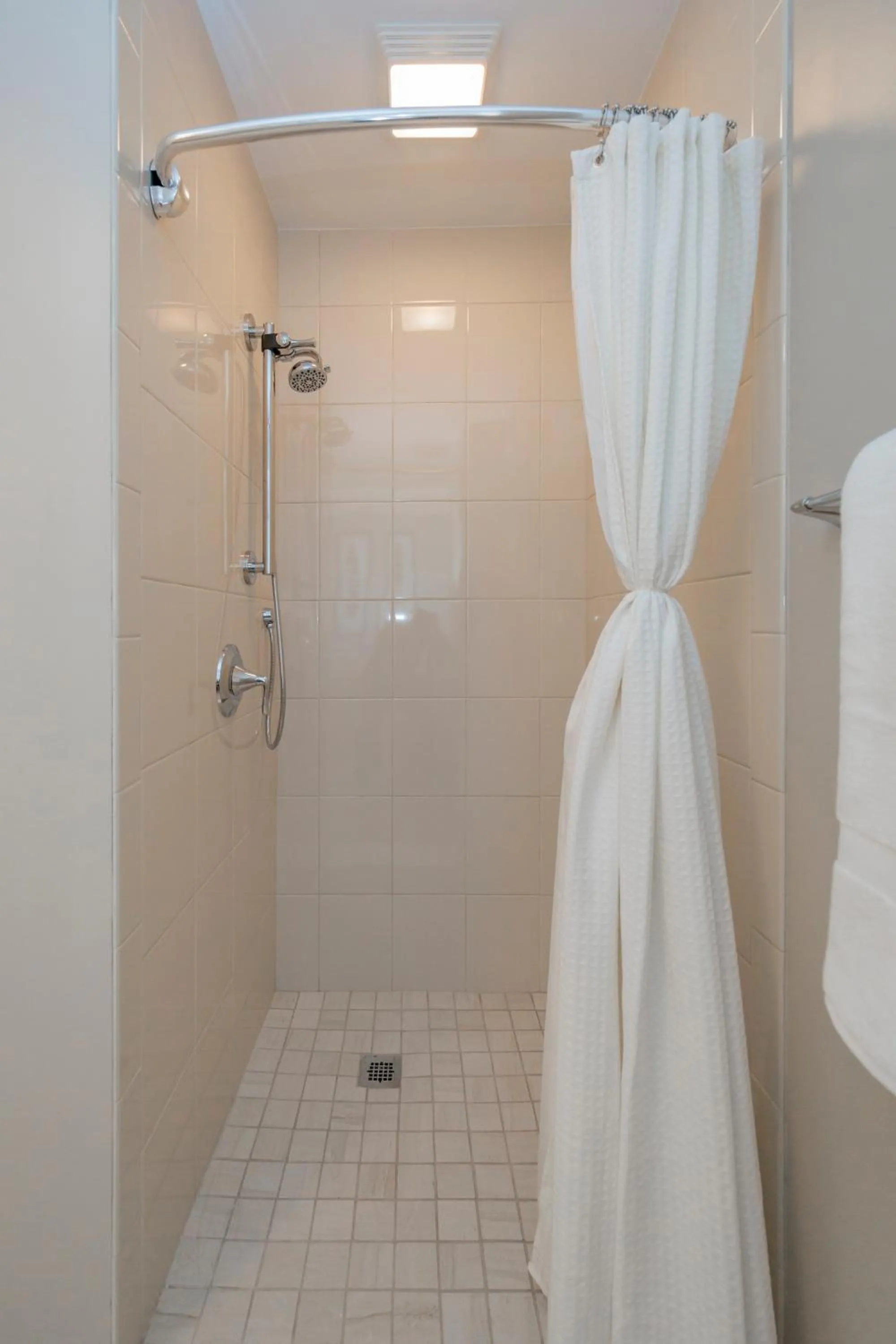 Shower in Mint House Nashville - Hillsboro Village