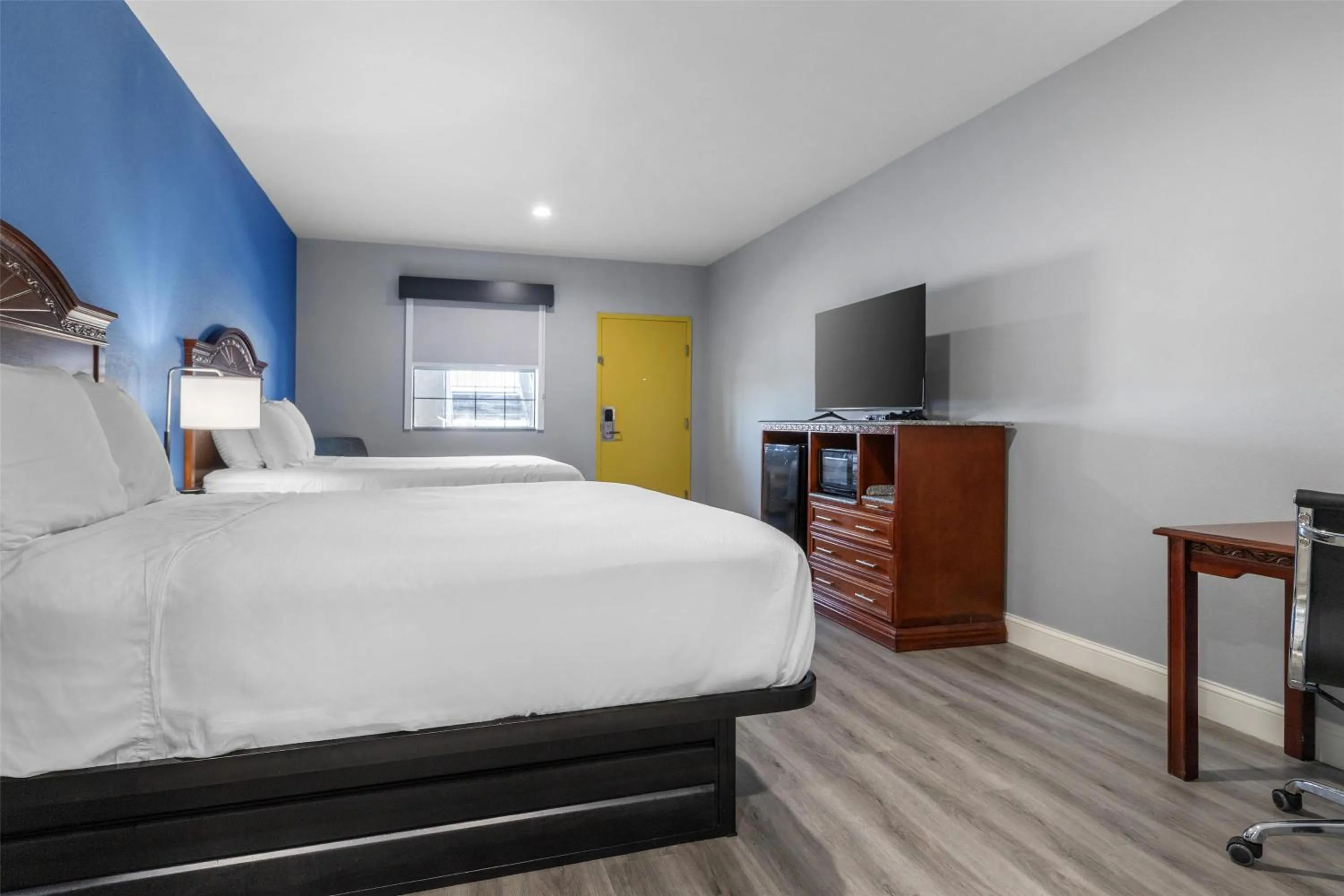 Bedroom, Bed in SureStay by Best Western McAlester