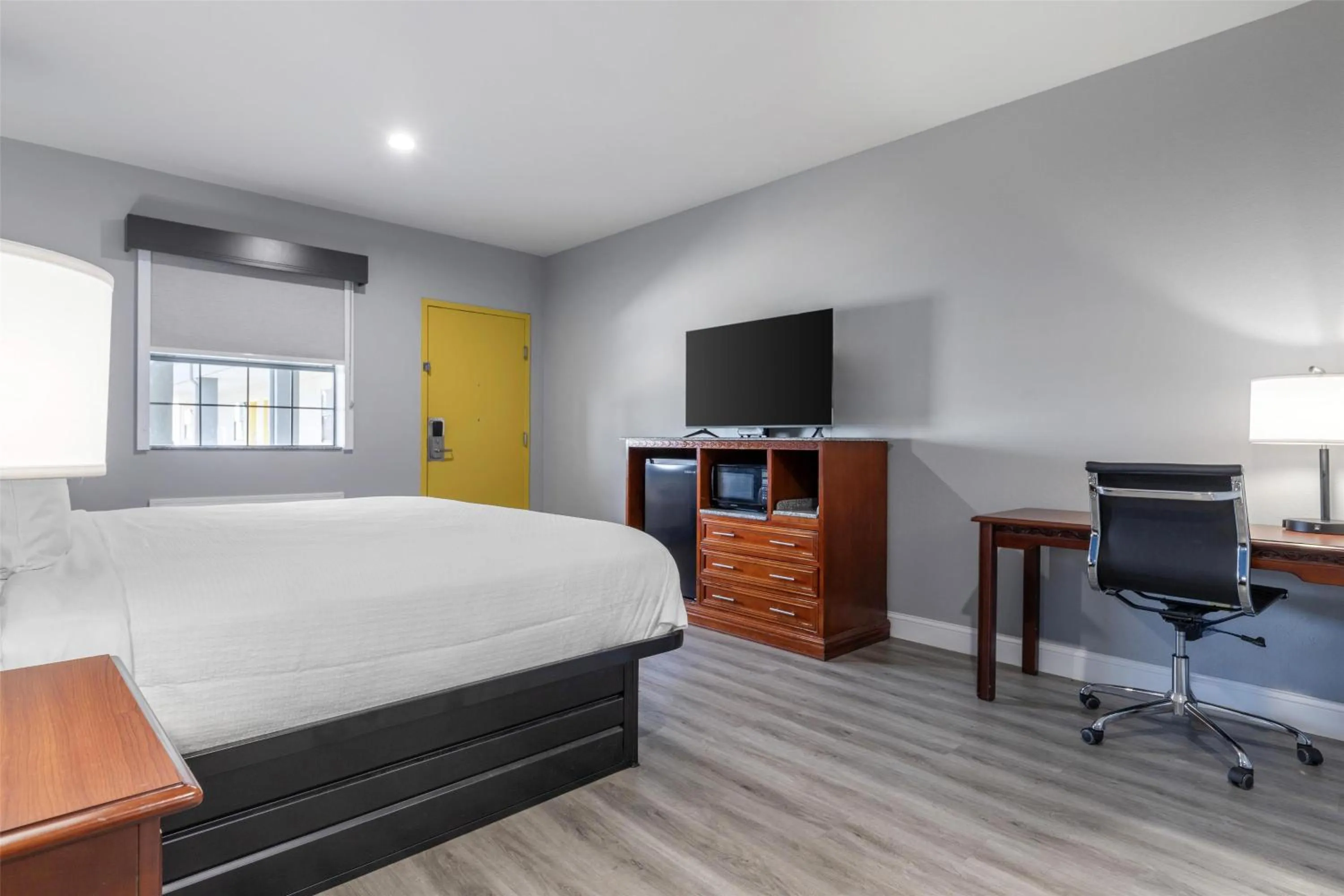 Bedroom, Bed in SureStay by Best Western McAlester