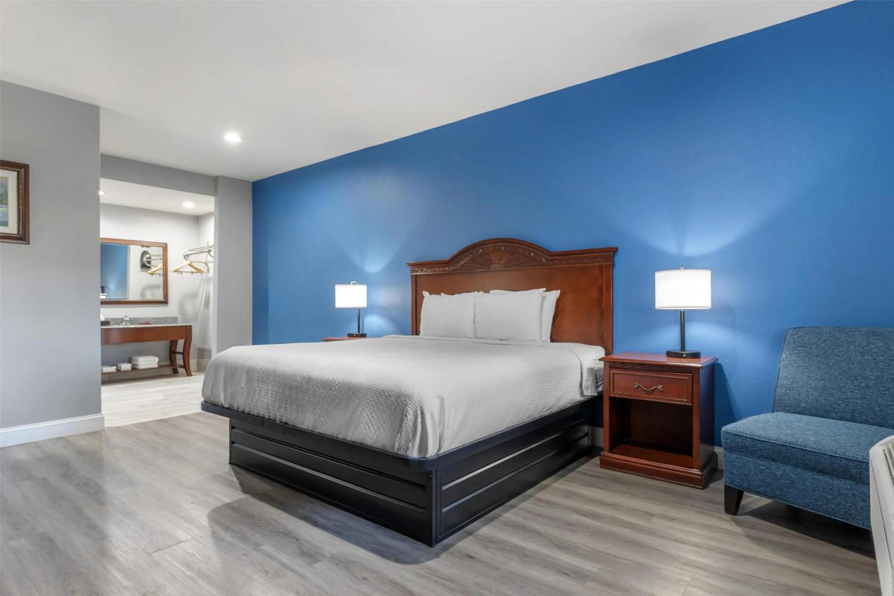 Bedroom, Bed in SureStay by Best Western McAlester