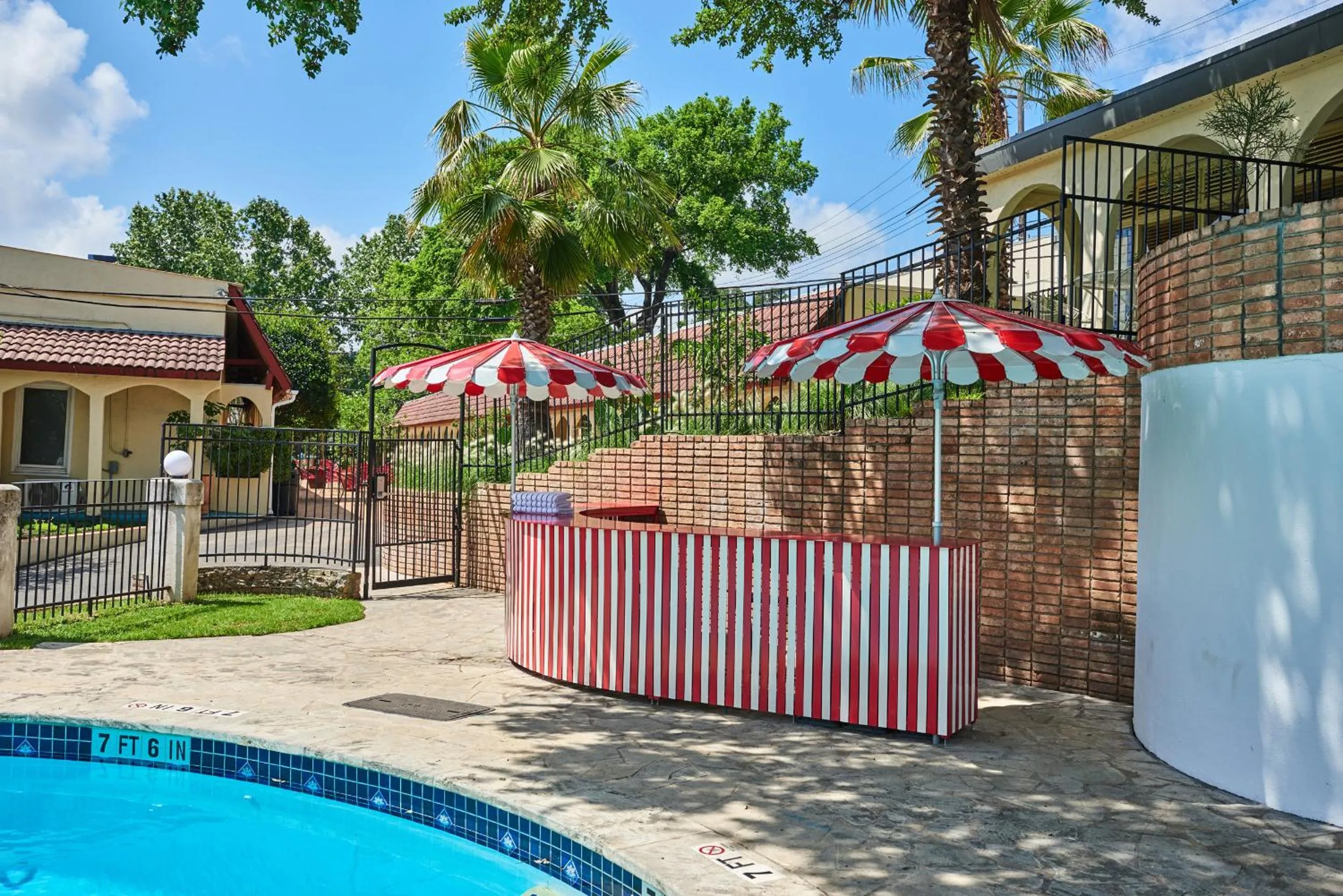 Swimming pool in Austin Motel