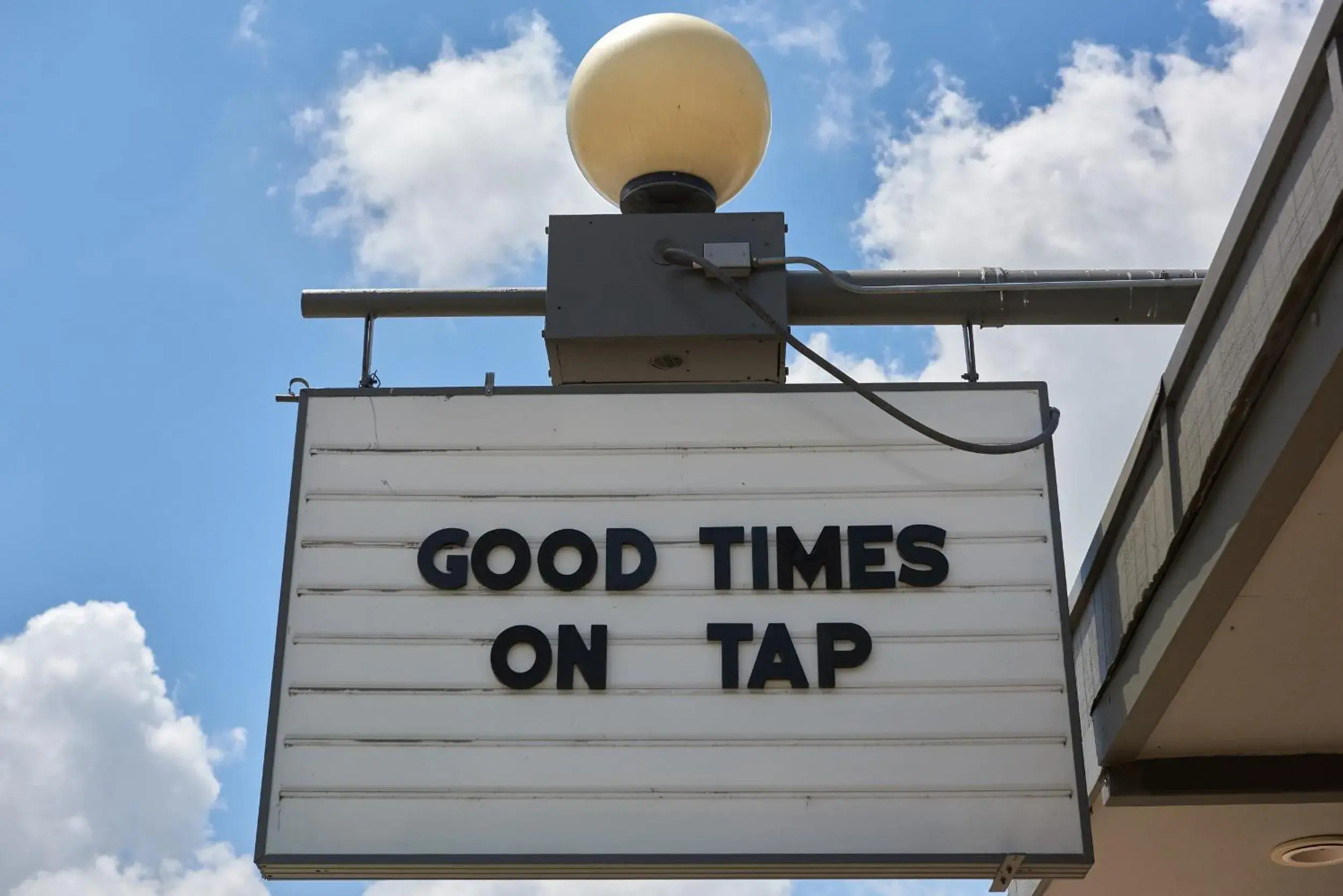 Lounge or bar in Austin Motel Lounge or bar in Austin Motel