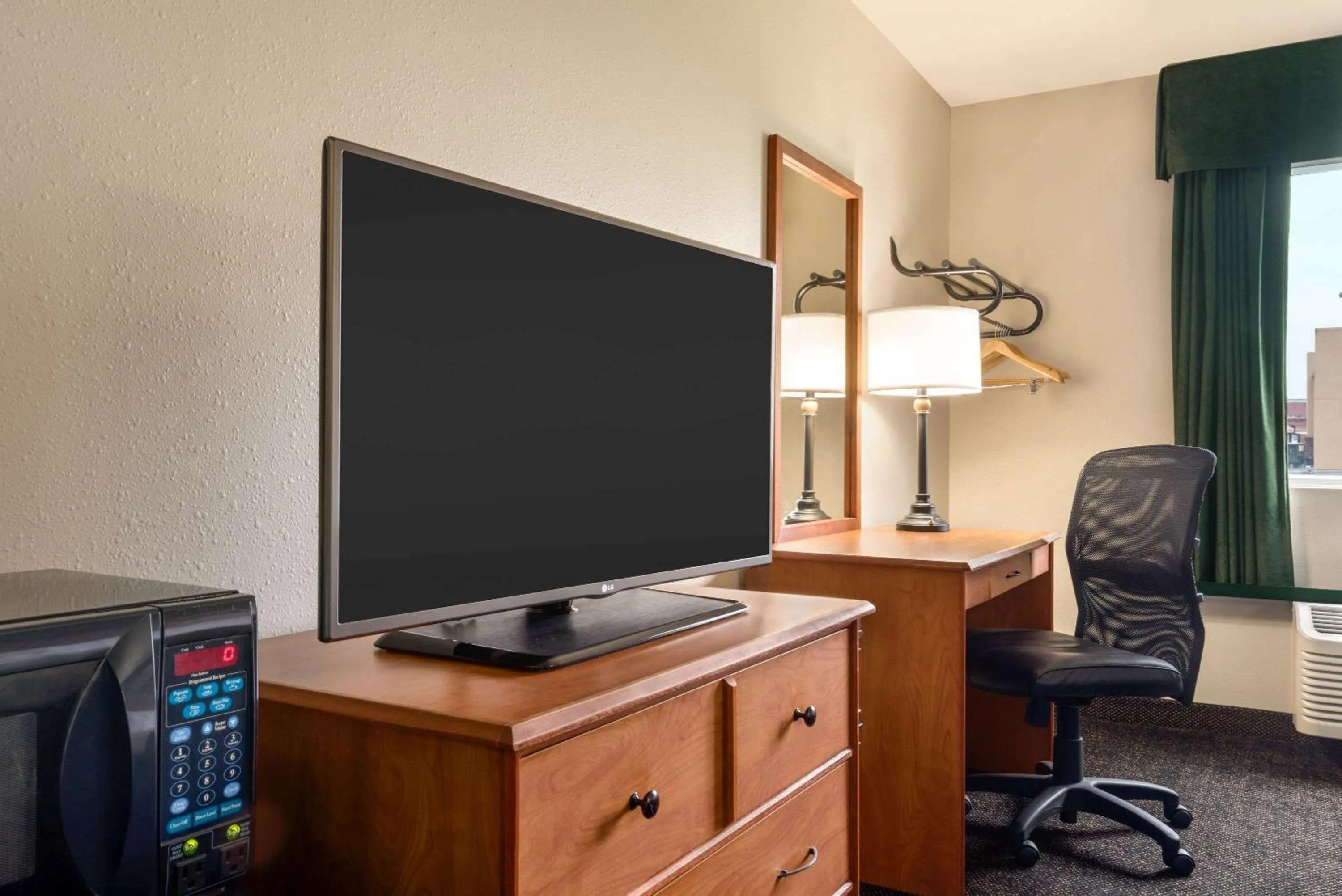 Photo of the whole room in Travelodge by Wyndham Missouri Valley