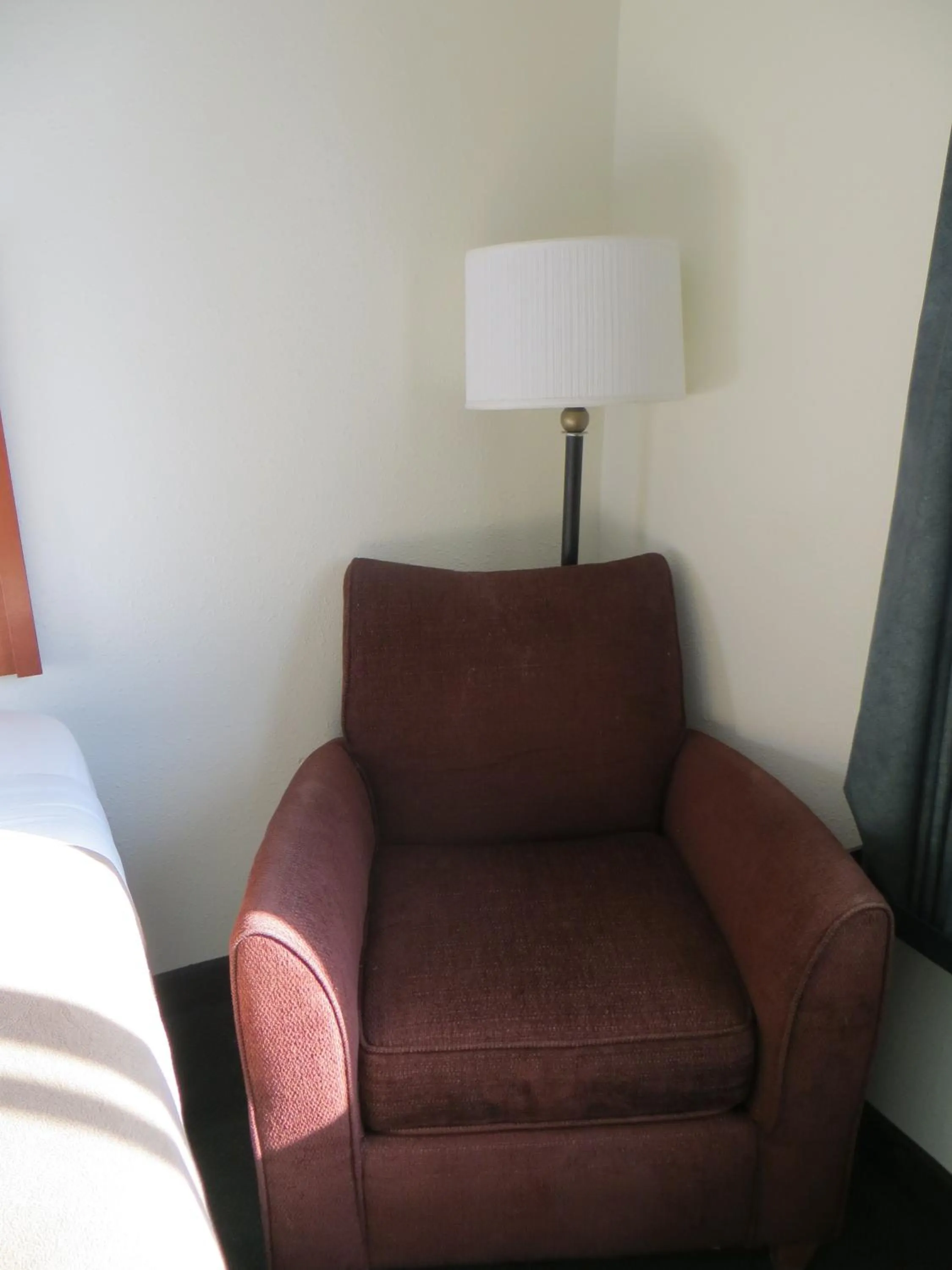 Bedroom in Travelodge by Wyndham Missouri Valley