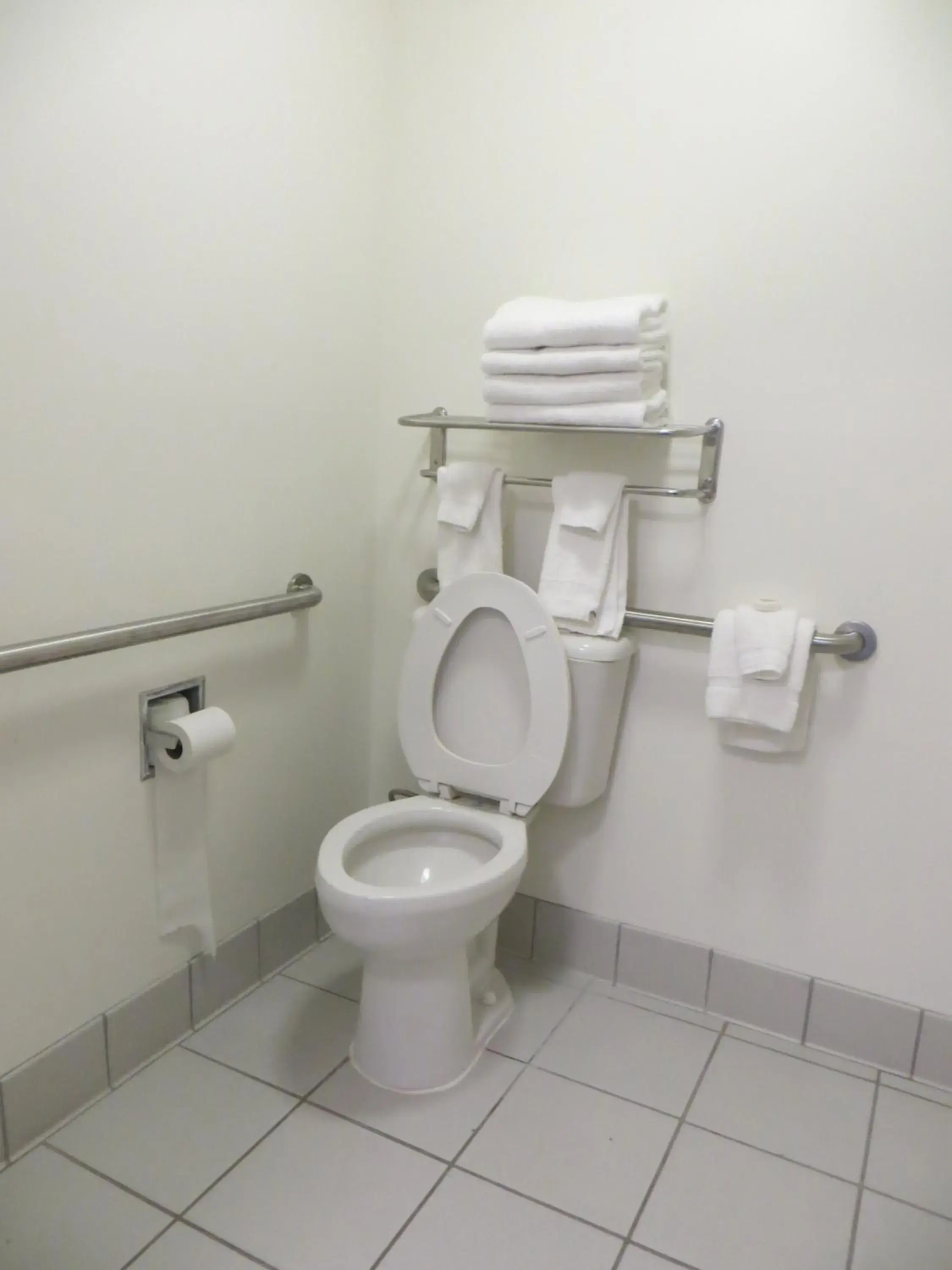 Bathroom in Travelodge by Wyndham Missouri Valley Bathroom in Travelodge by Wyndham Missouri Valley