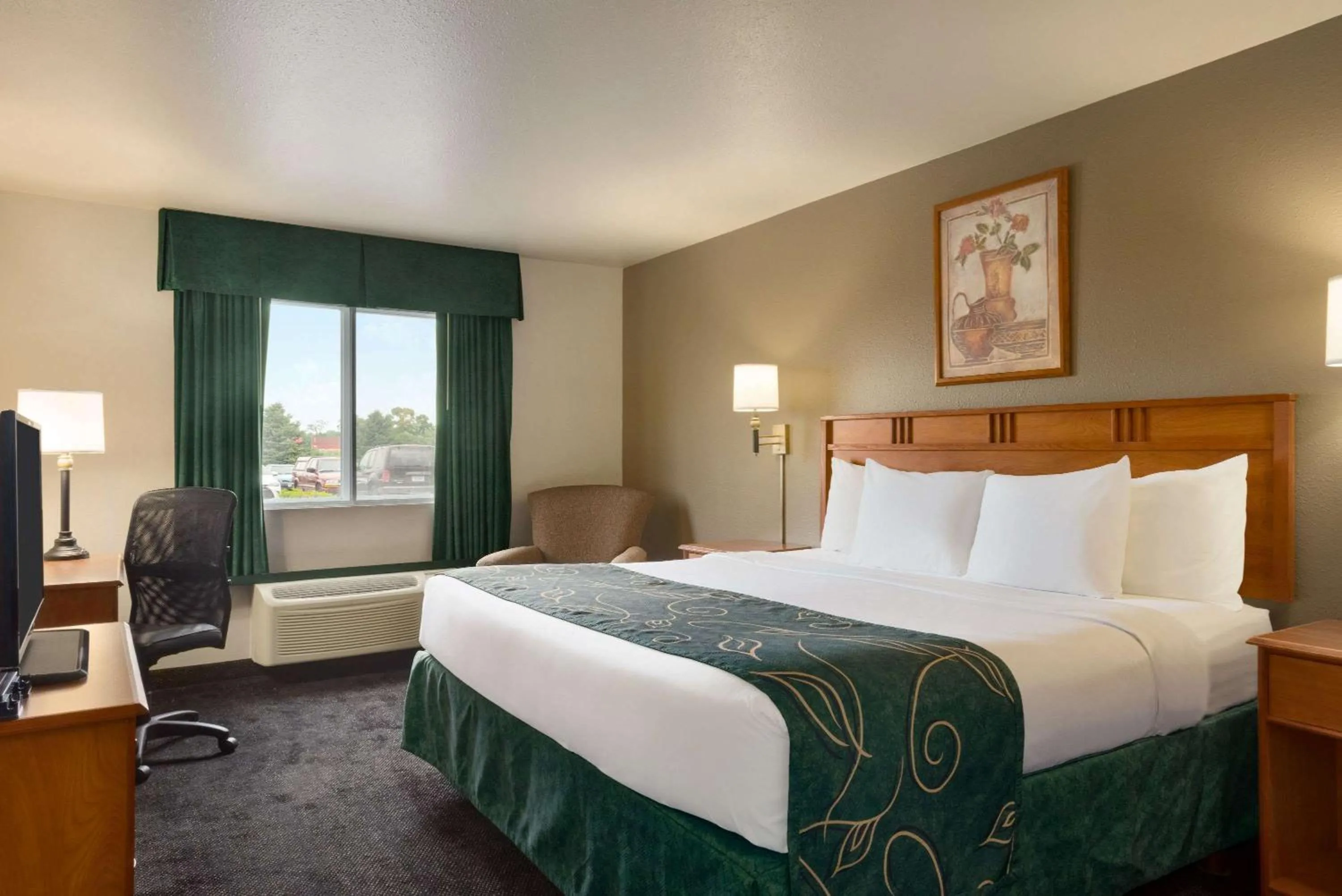 Photo of the whole room, Bed in Travelodge by Wyndham Missouri Valley