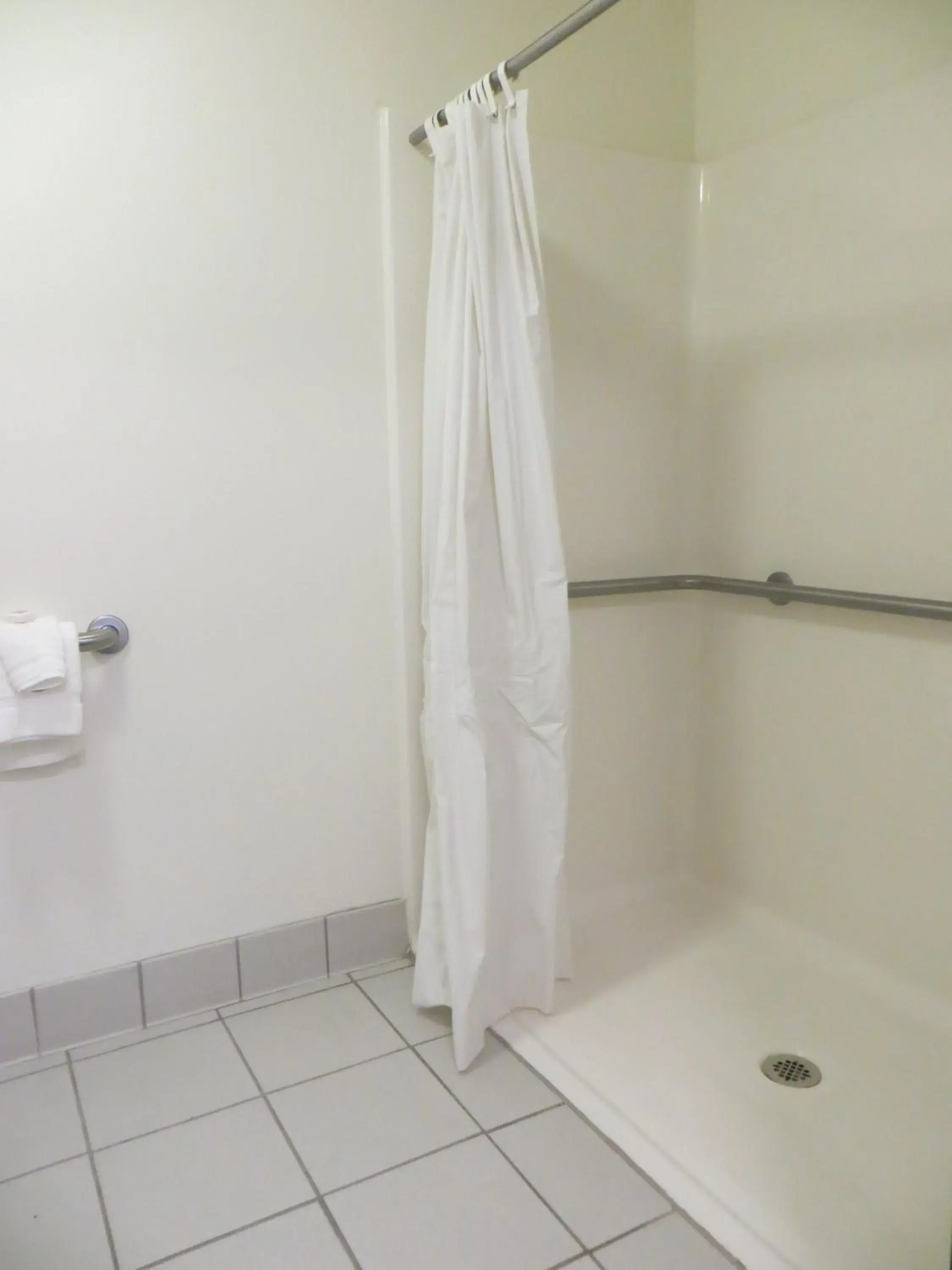 Bathroom in Travelodge by Wyndham Missouri Valley Bathroom in Travelodge by Wyndham Missouri Valley