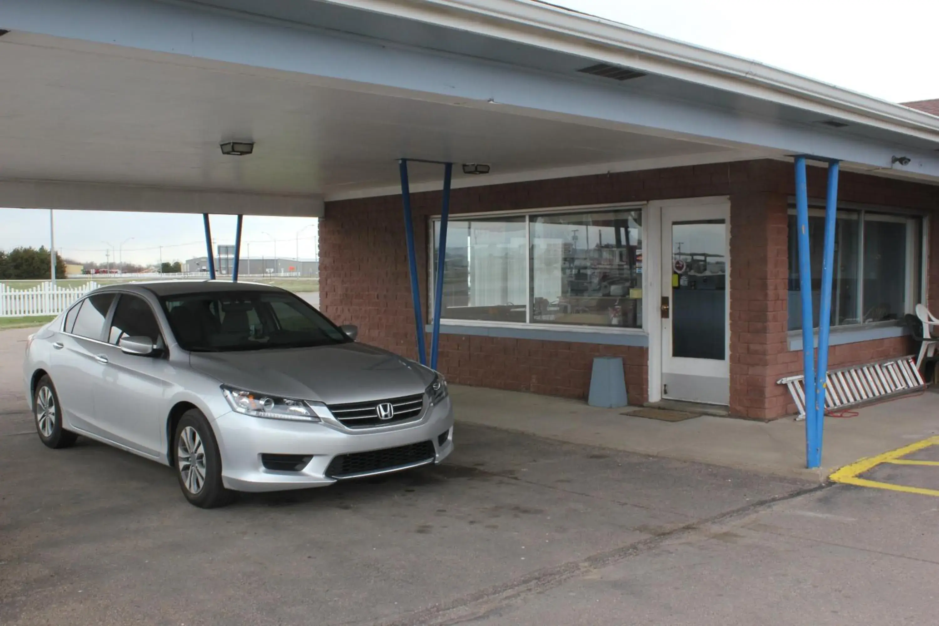 Facade/entrance in Hastings Inn Facade/entrance in Hastings Inn