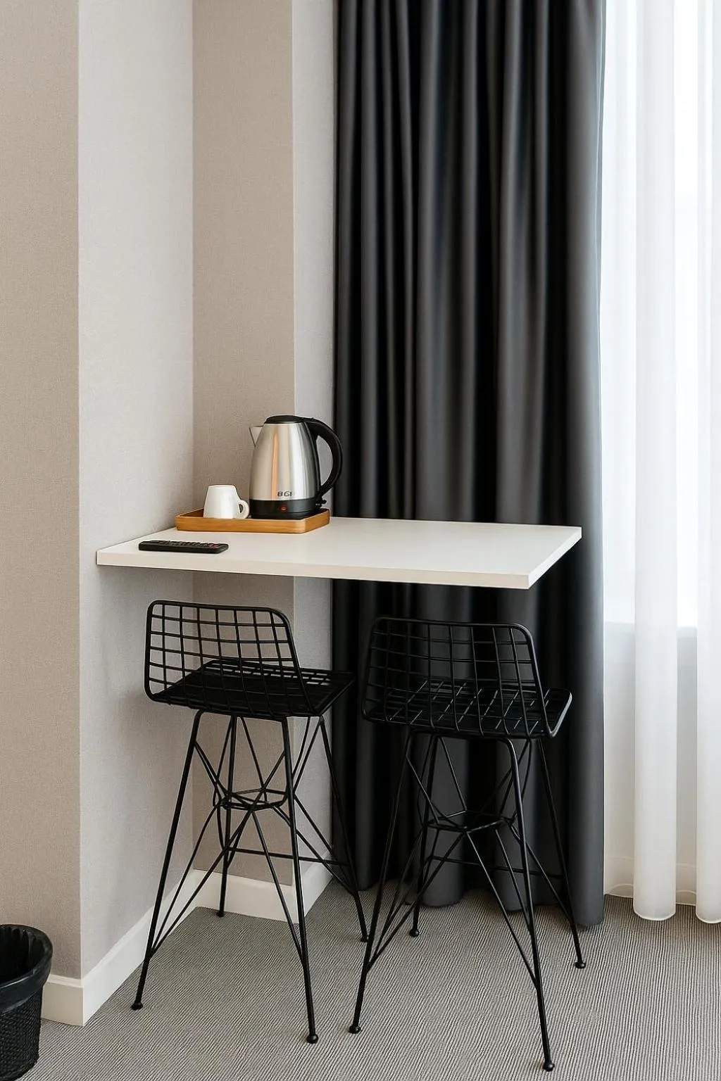 Coffee/tea facilities in Blue Point Hotel