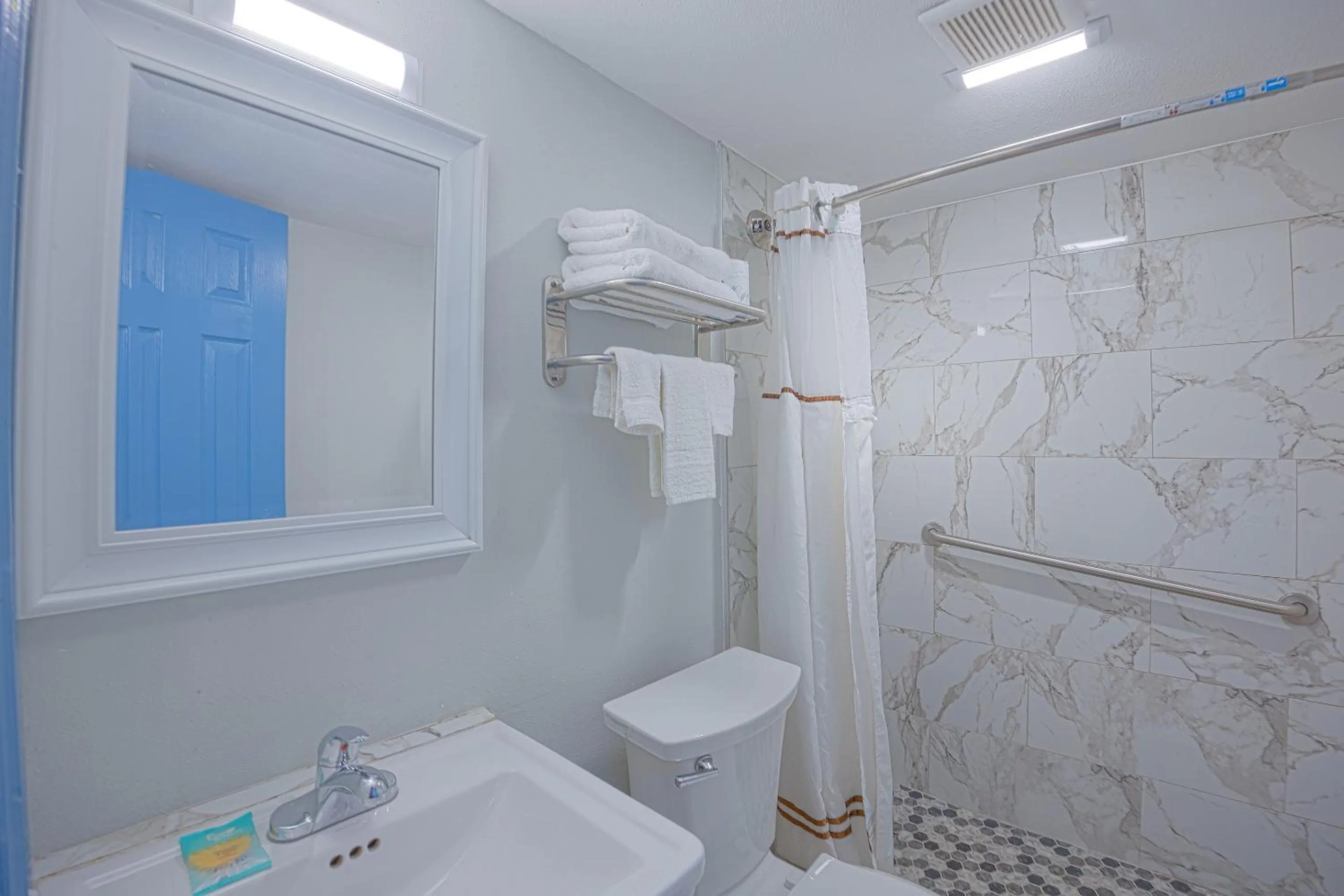 Bathroom in Aladdin Motel By OYO Merritt Island