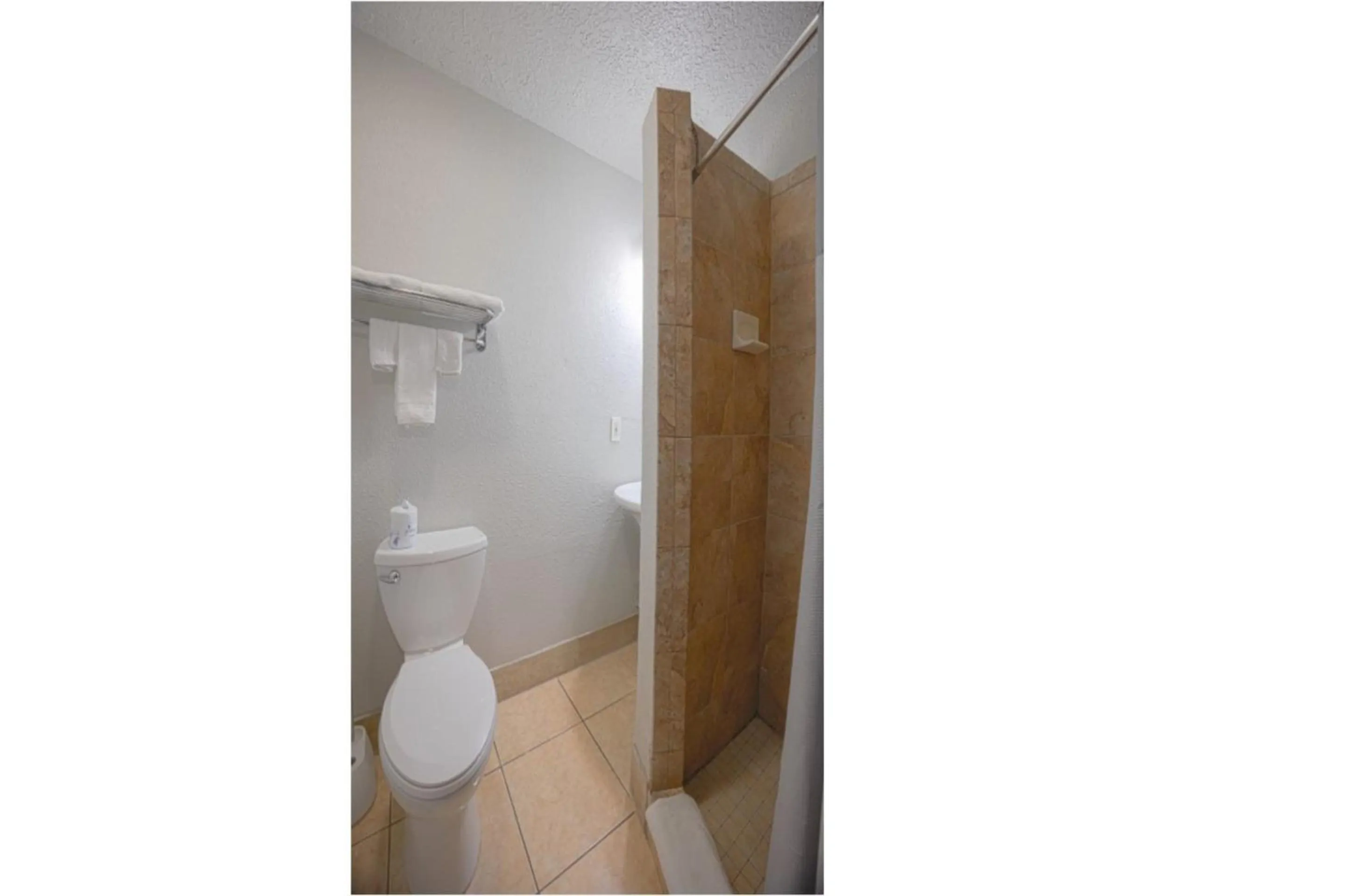 Bathroom in Aladdin Motel By OYO Merritt Island