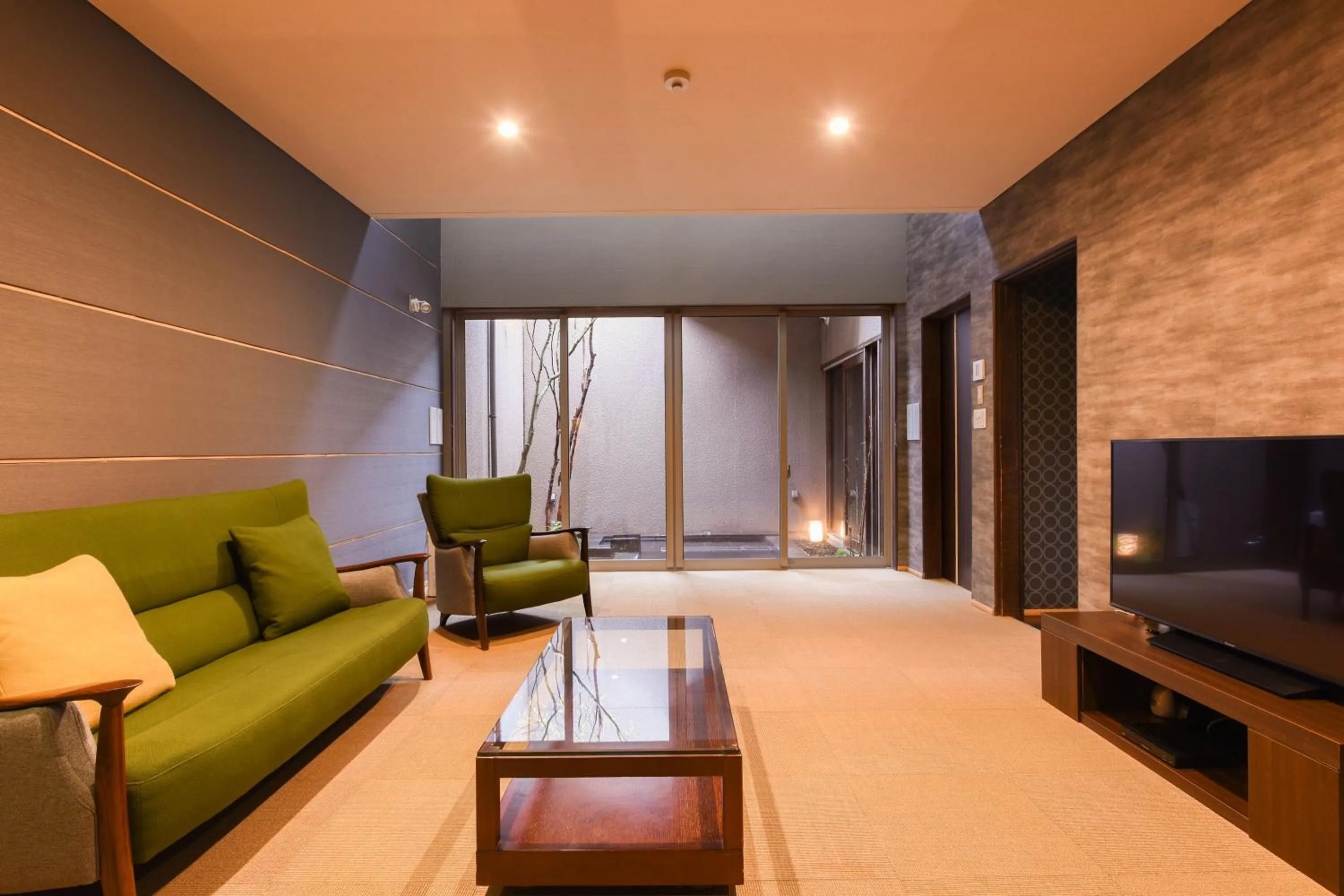 TV and multimedia in Kotengu Sanroji