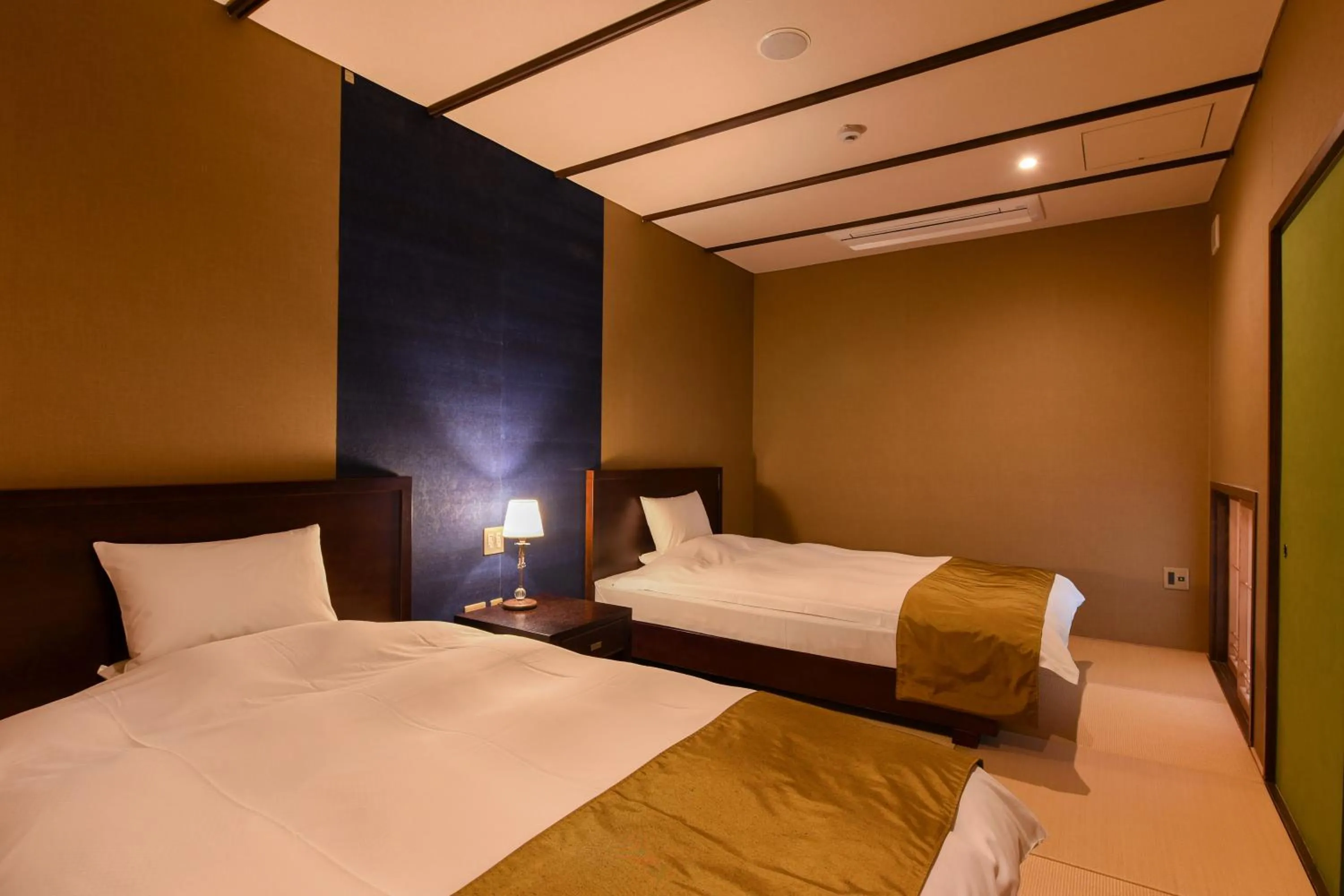 Bedroom, Bed in Kotengu Sanroji